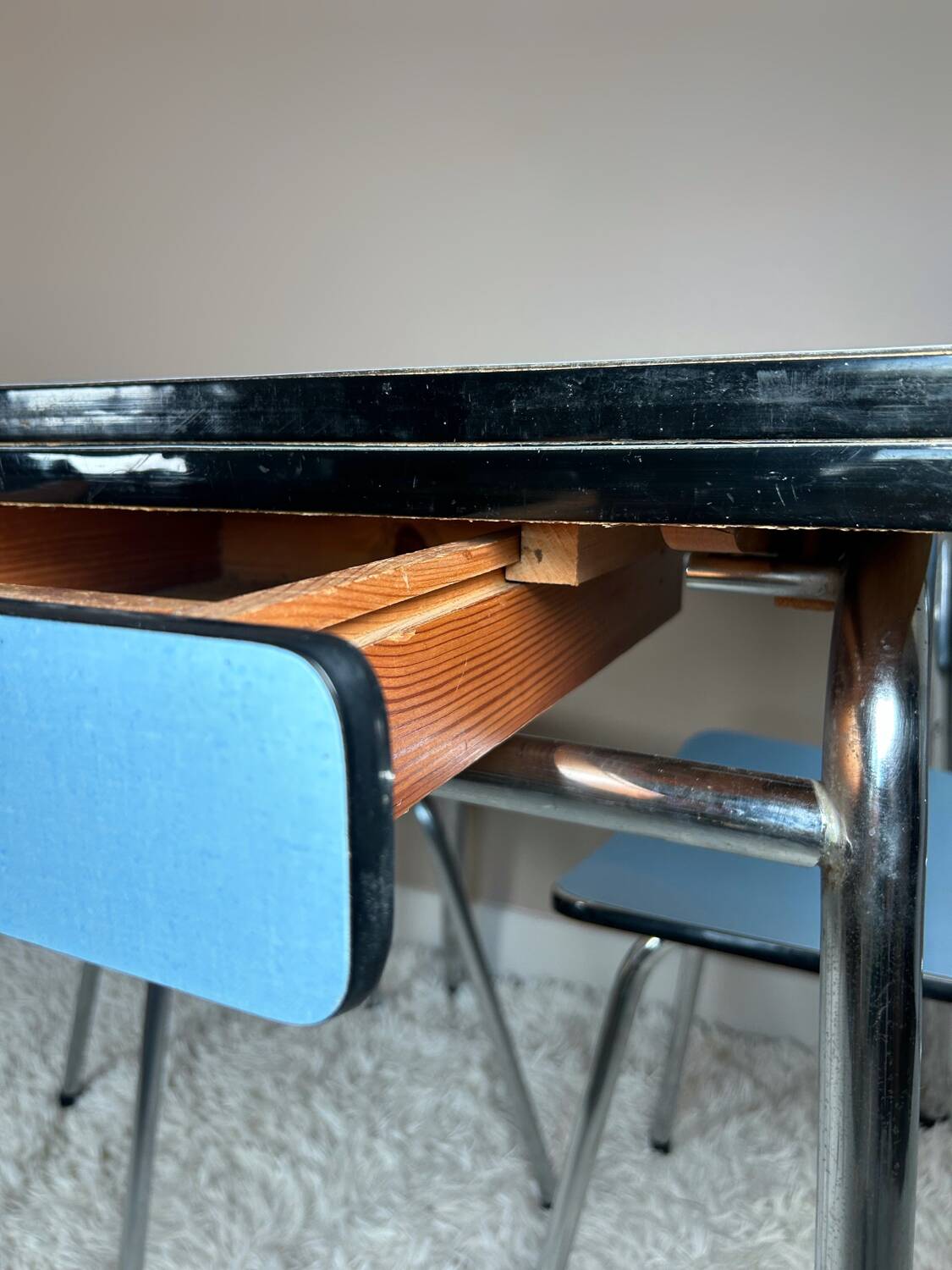 Blue Formica table and chairs from the 60s