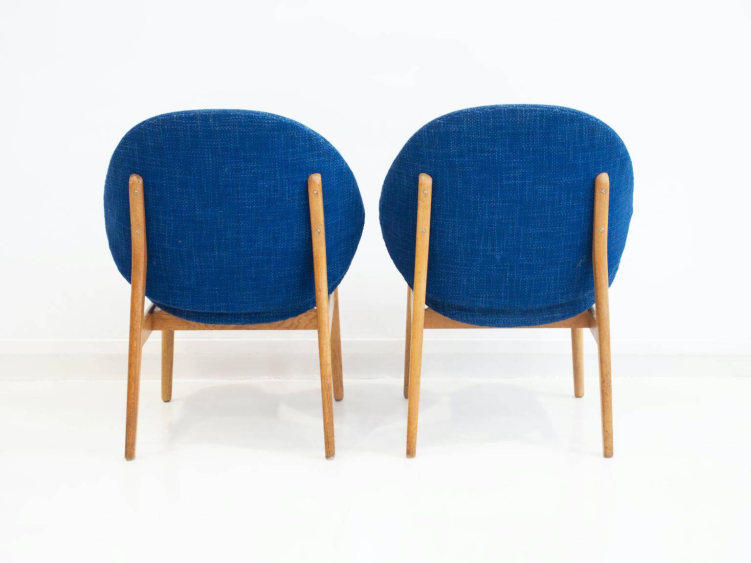 Paire de fauteuils en chêne Hans Olsen Model No 134 avec tapisserie en tissu bleu