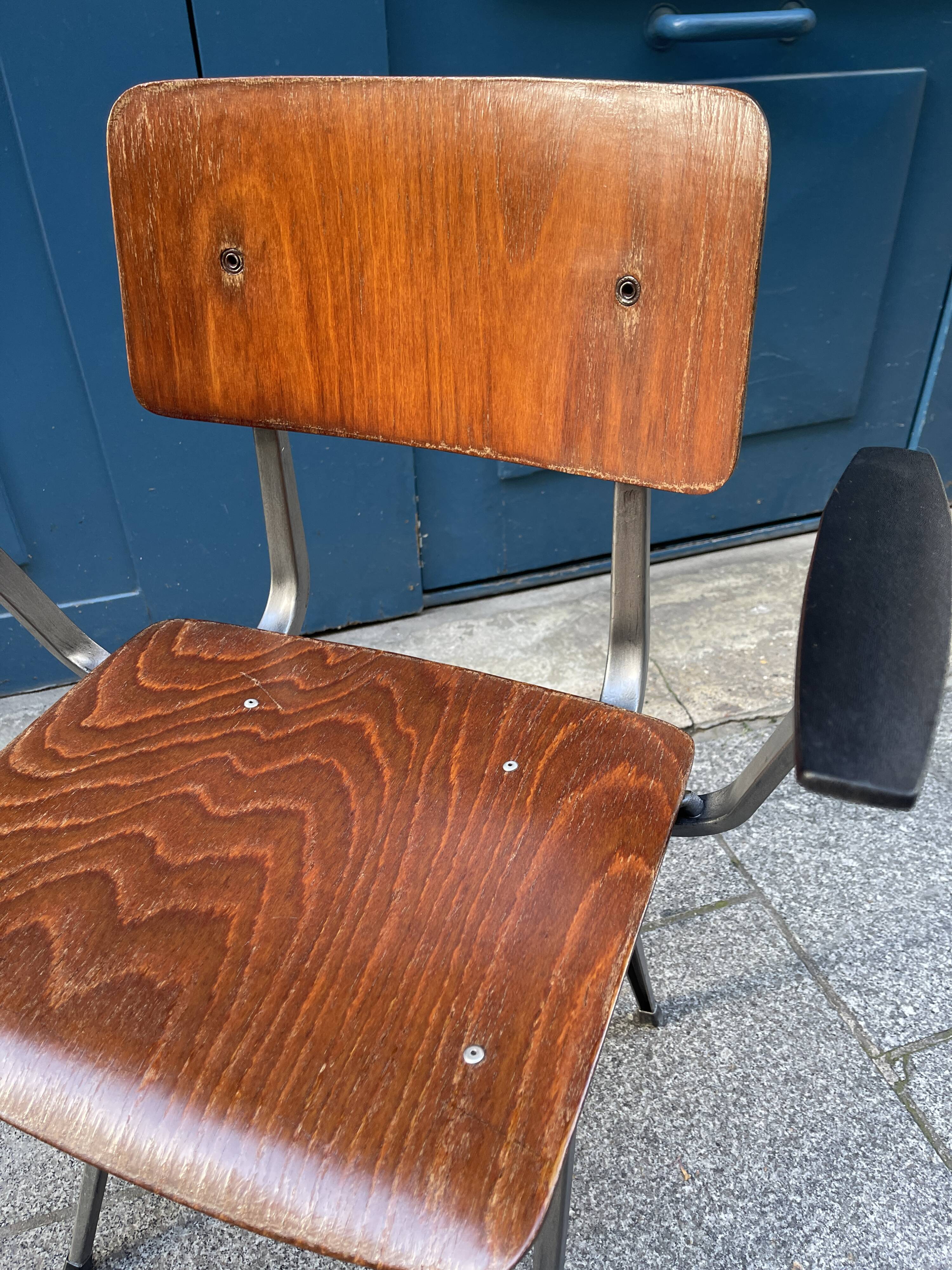 Friso Kramer wooden chair