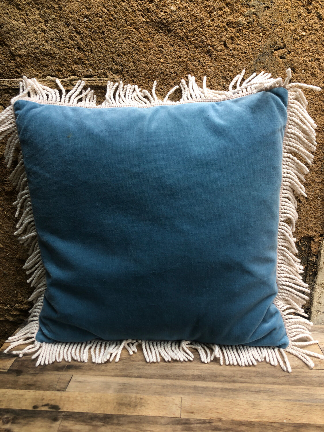 Velvet cushion and fringes
