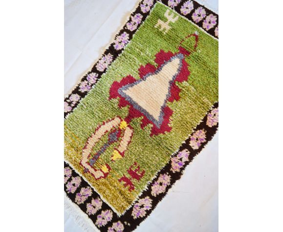 Tapis berbère vert olive 120 x 65 cm