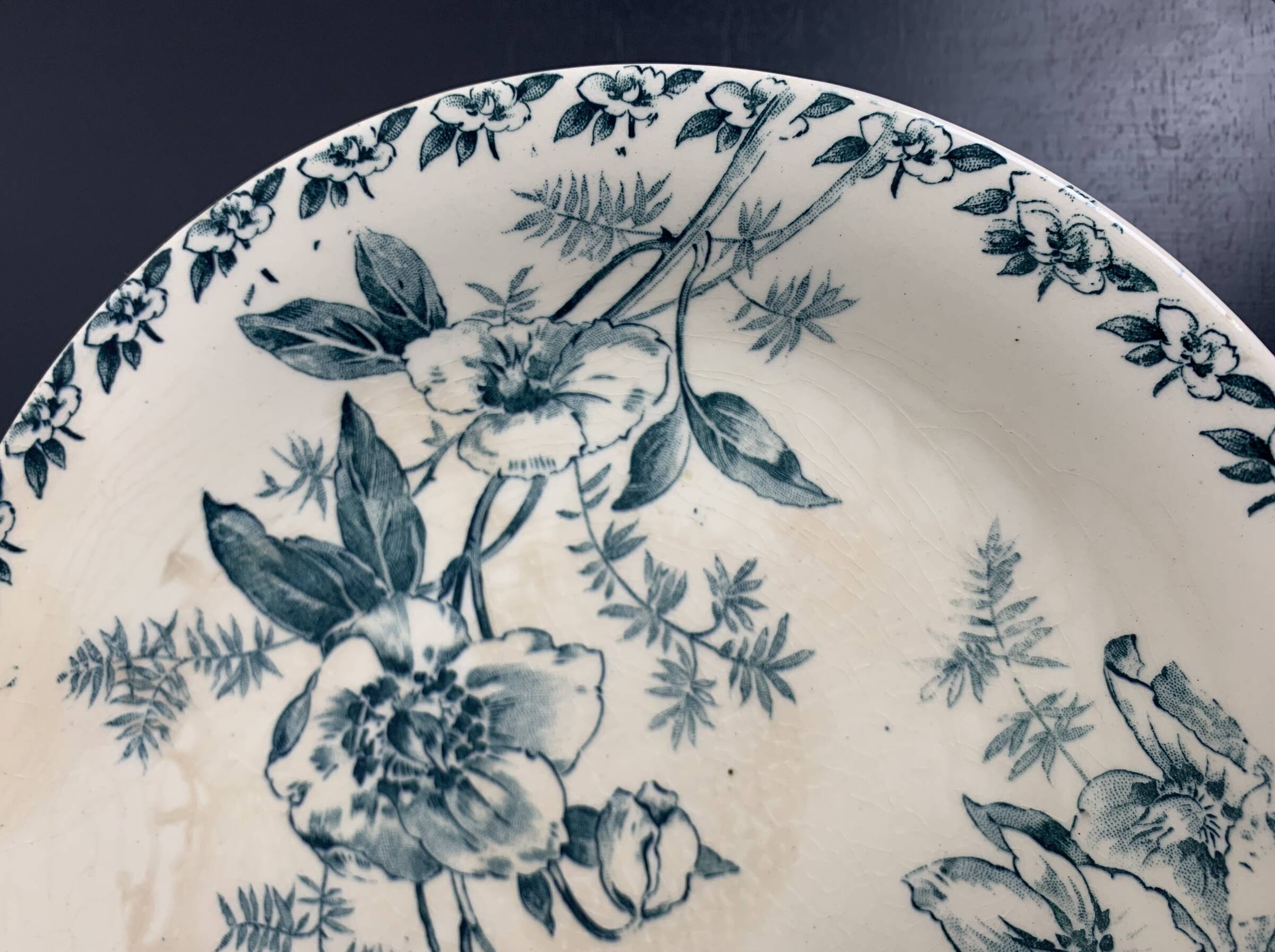 Opaque porcelain compotier from Gien Terre de fer