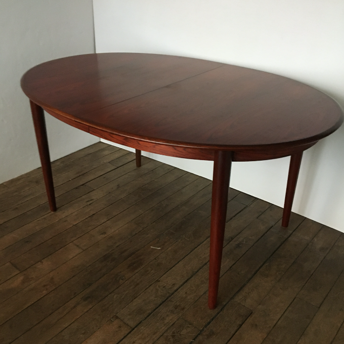 Rosewood extendable dining table