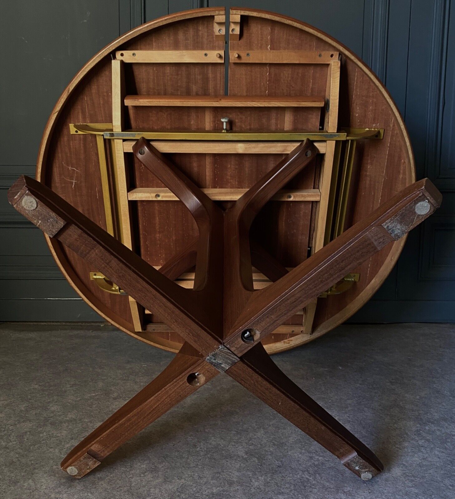Table Baumann scandinave ronde 1970 rallonges a systeme 4 à 8 personnes