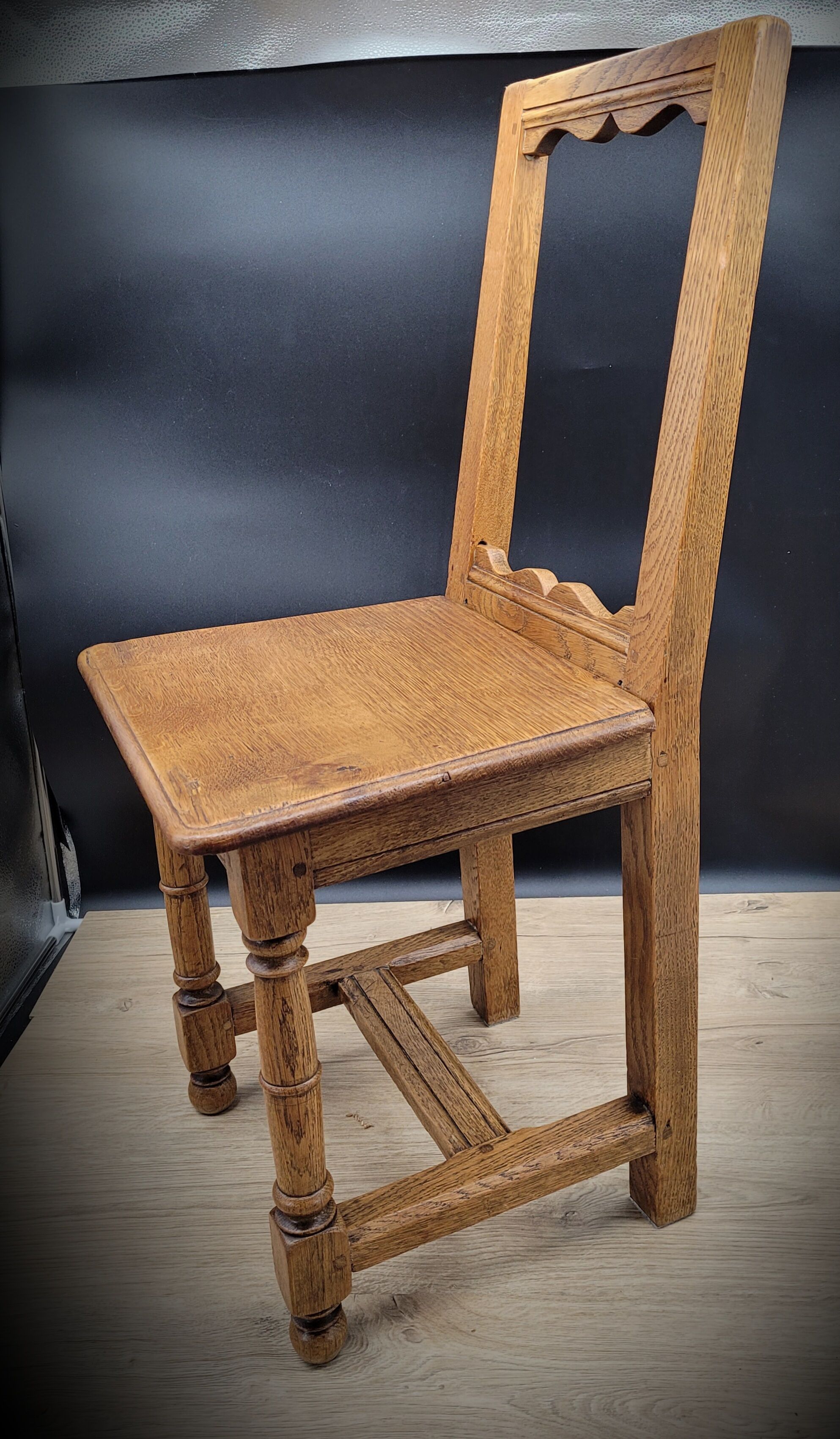 Solid wood country chair