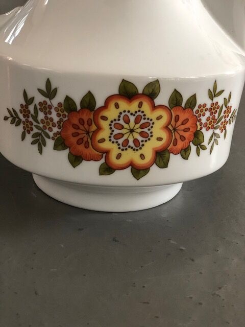 Seventies porcelain tea or coffee set