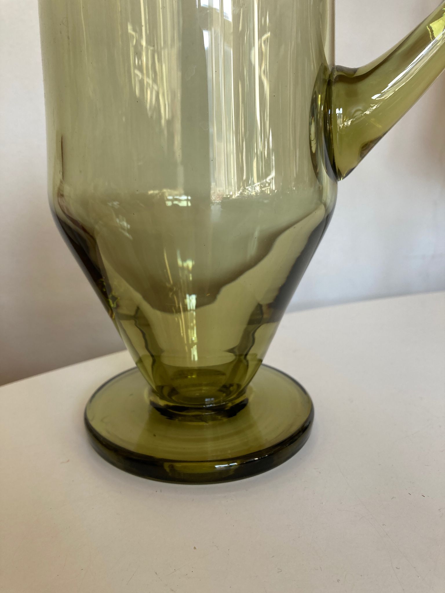 Vase in lime green blown glass modernist 1950