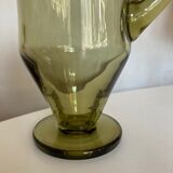 Vase en verre soufflé vert tilleul moderniste 1950