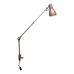 Lampe d'atelier articulée