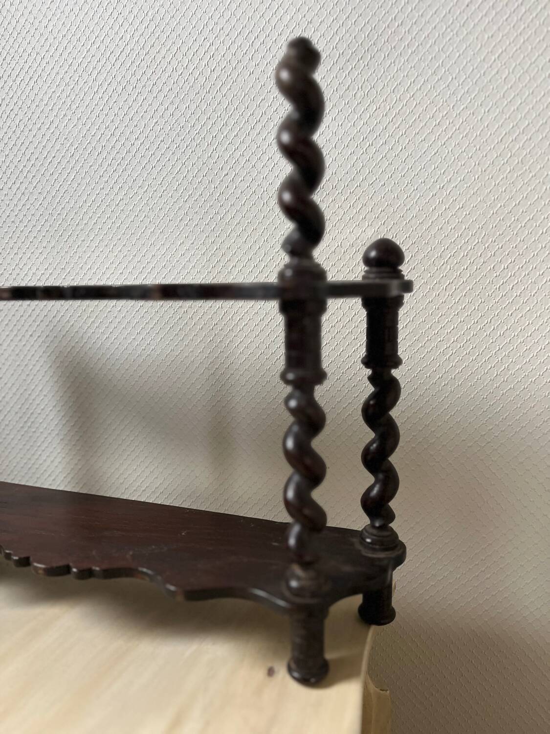 Small NAPOLEON III wooden wall shelf turns