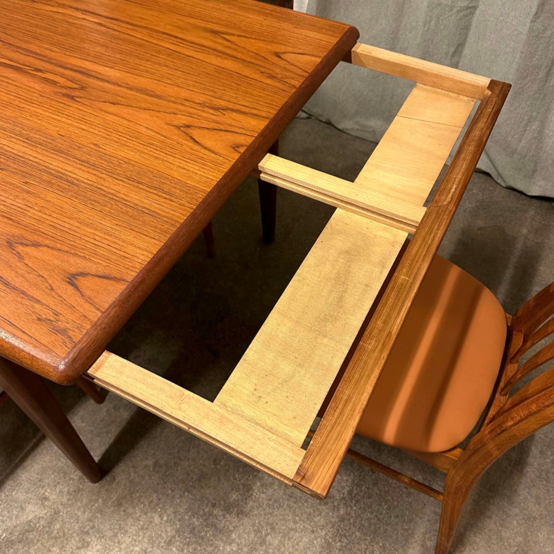 Teak dining table, 1960