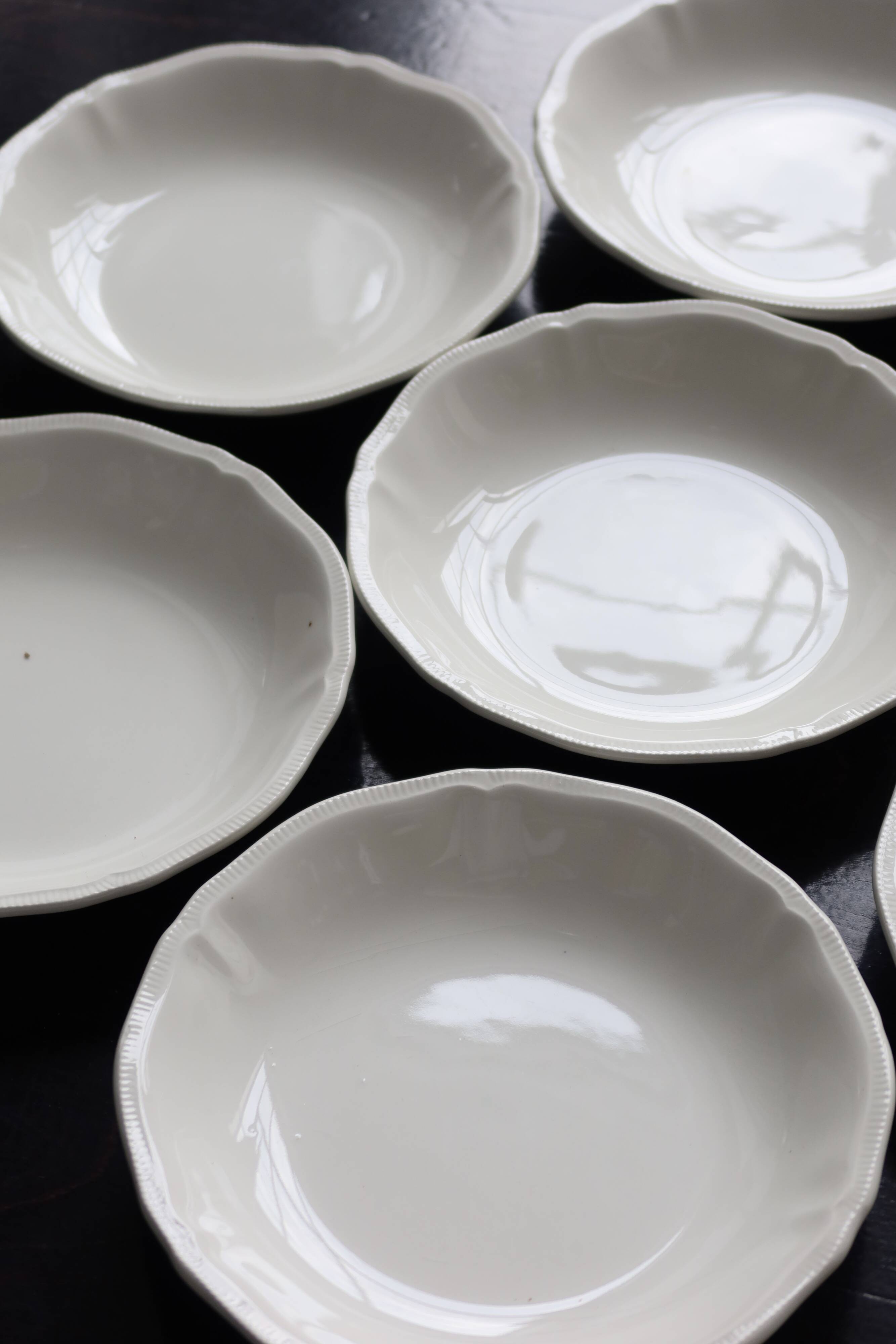 10 vintage ivory earthenware soup plates - Marli fretwork