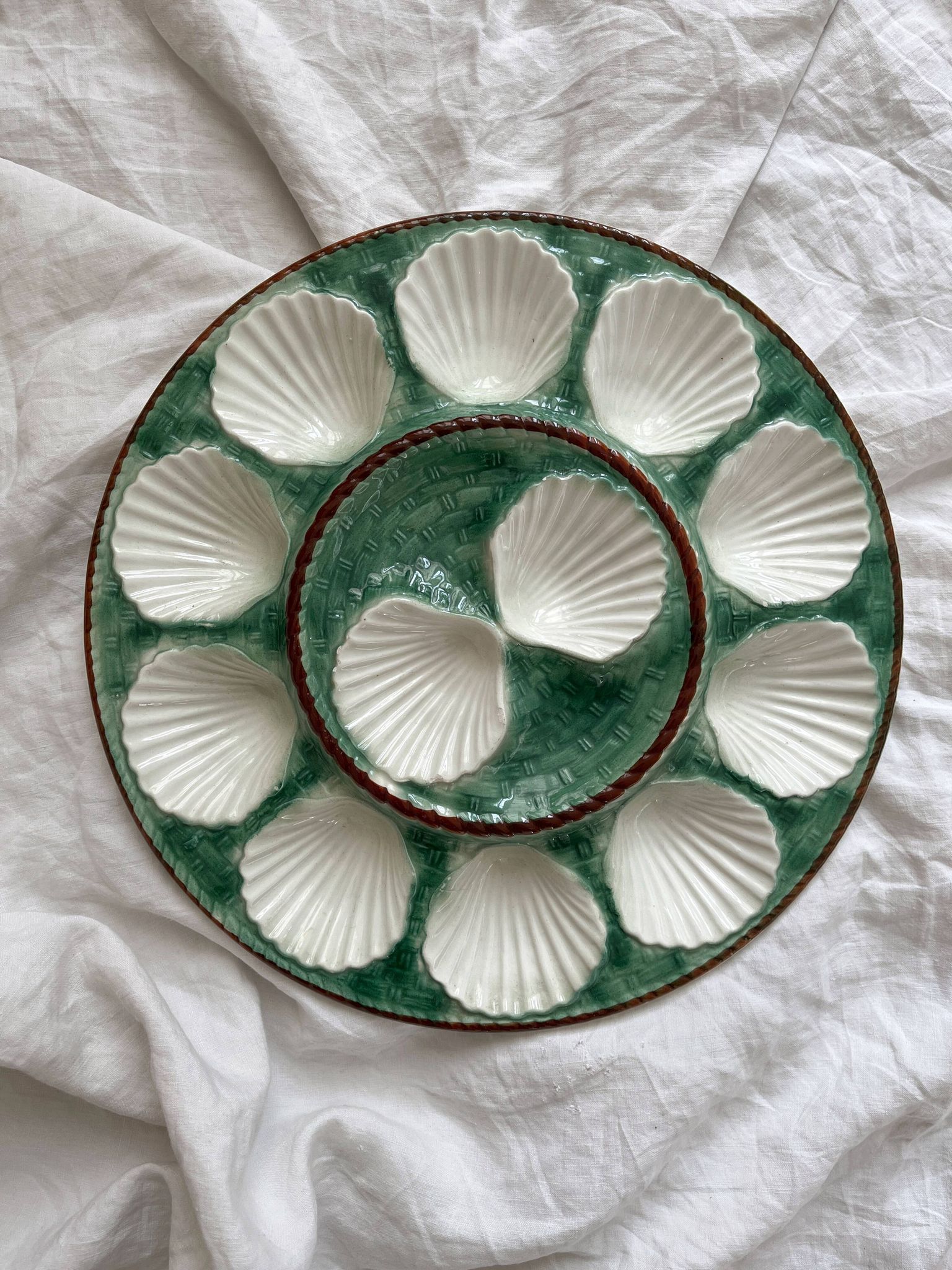 Round oyster or shell dish, vintage earthenware slip
