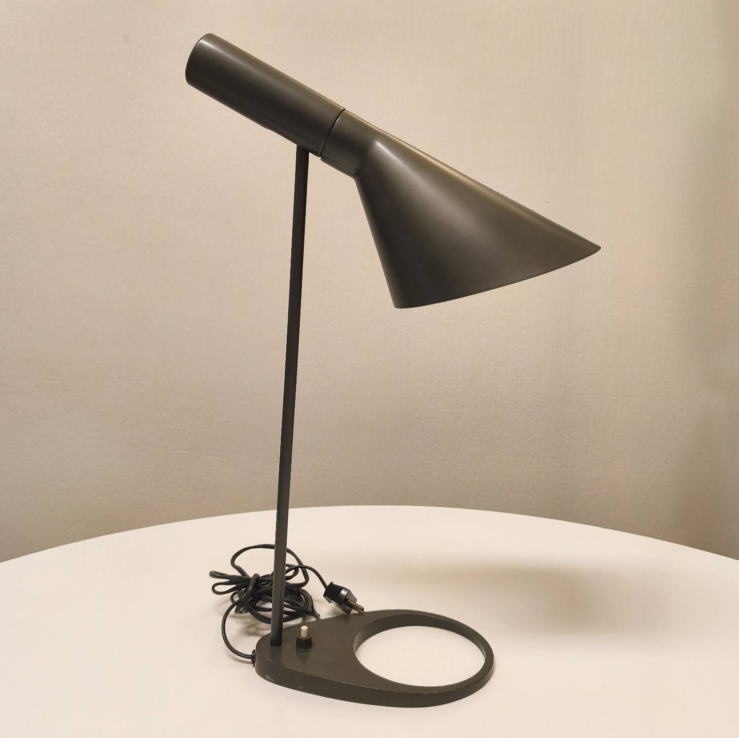 Lampe ncienne AJ Lamp, Arne Jacobsen, Louis Poulsen, 1970