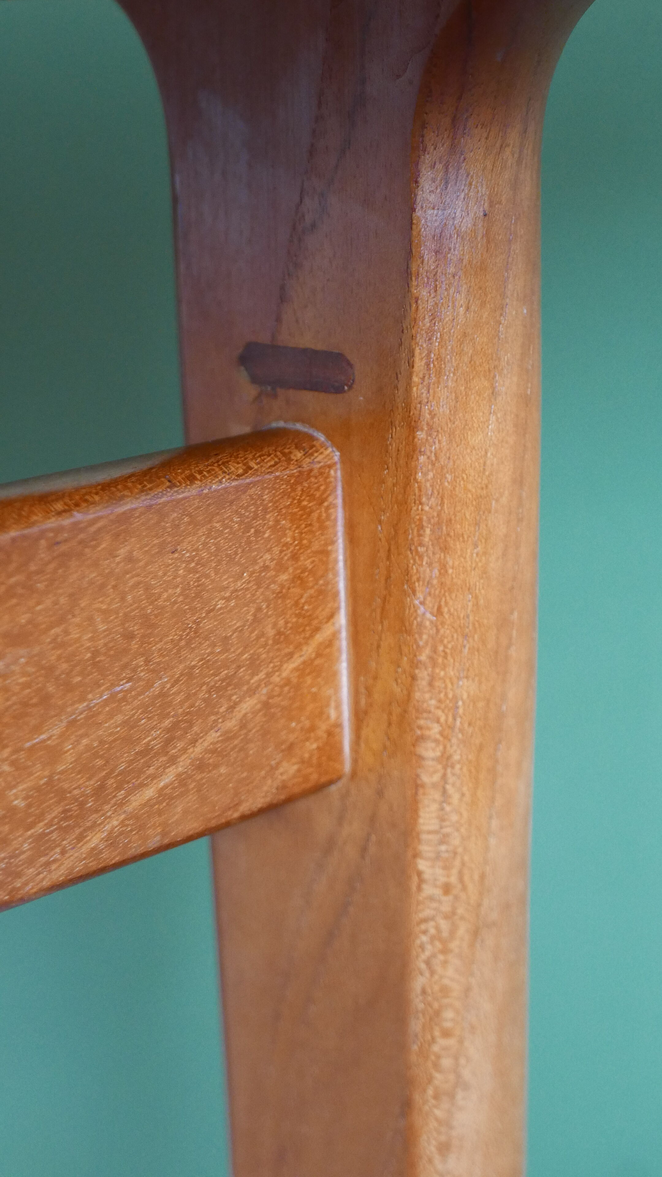 Henning Kjaernulf dining table