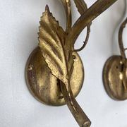Pair of Italian wall sconces in gilded metal – Stylized foliage