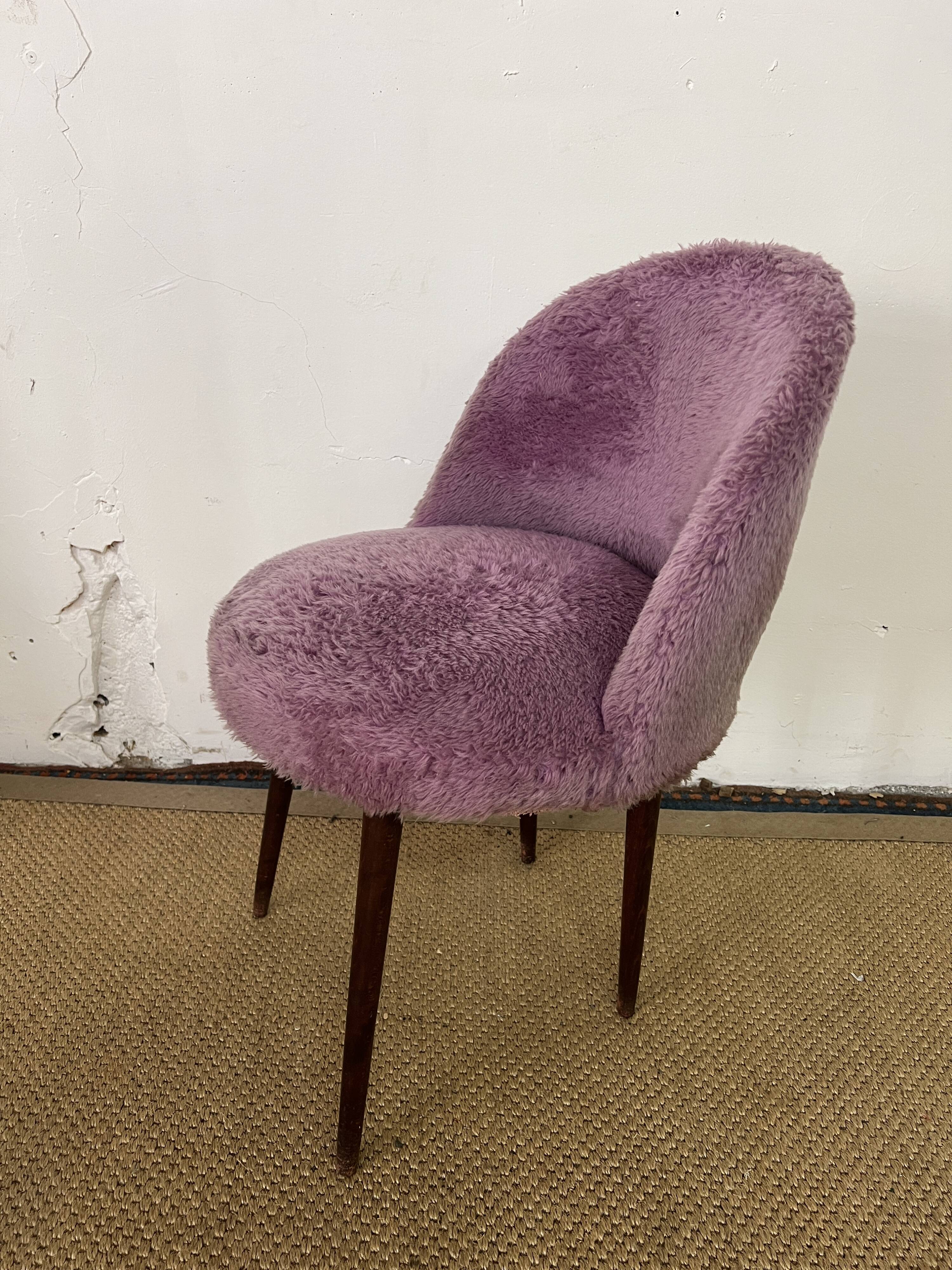 Vintage Lilac moumoute chair