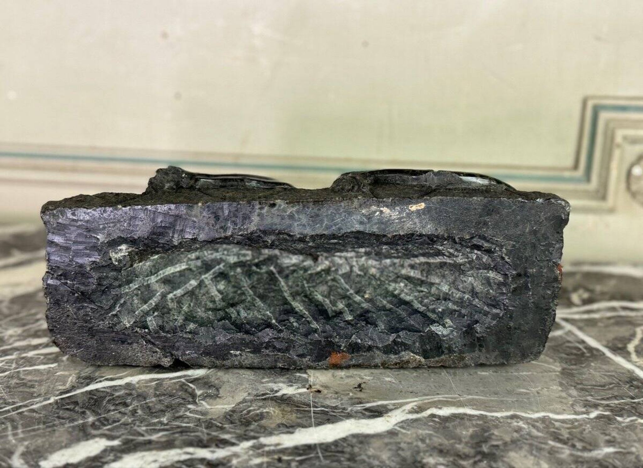 Green serpentine marble sculpture, the Lion of Lucerne after Bertel Thorvaldsen around 1880.