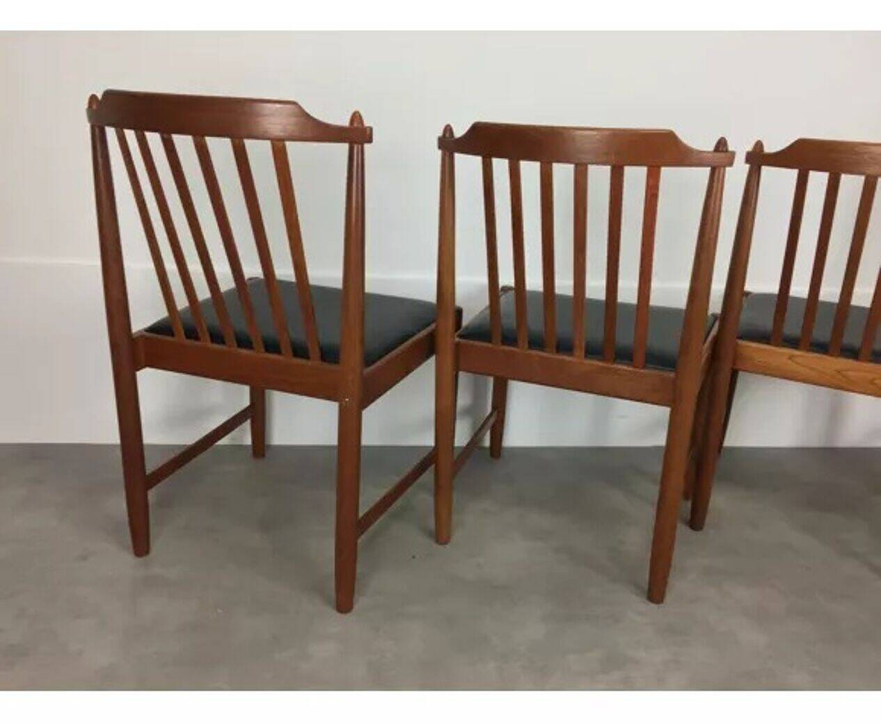 4 Scandinavian teak chairs with slats from the 1960s.