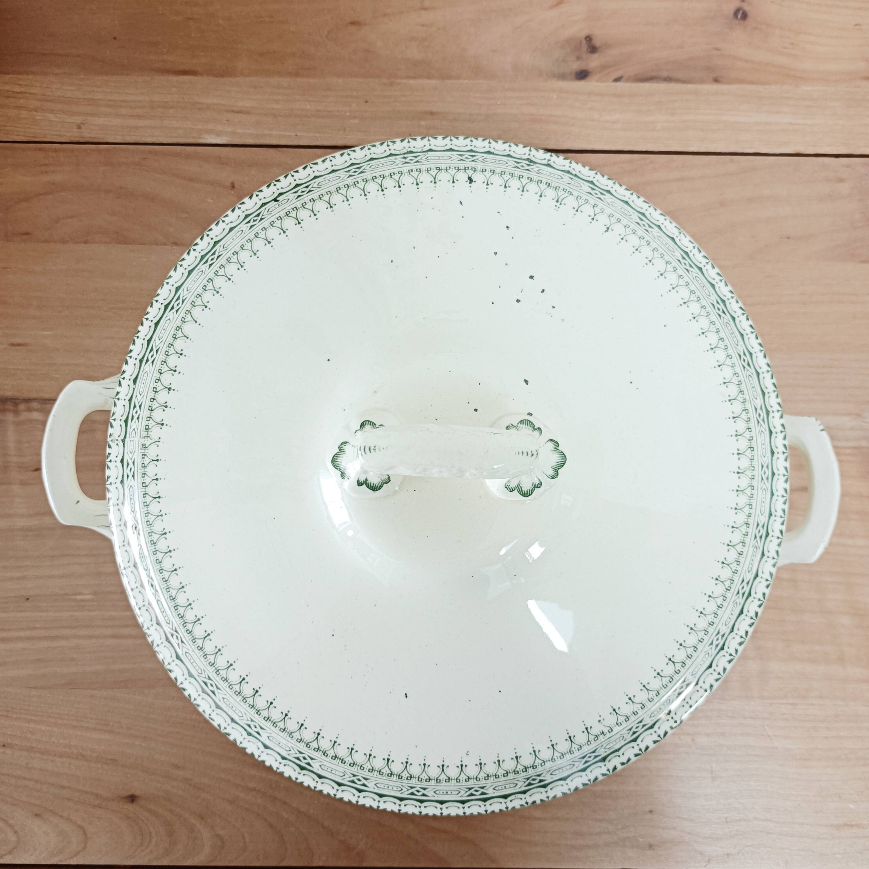 Choisy le Roi iron clay soup tureen, HB & Cie, Arles