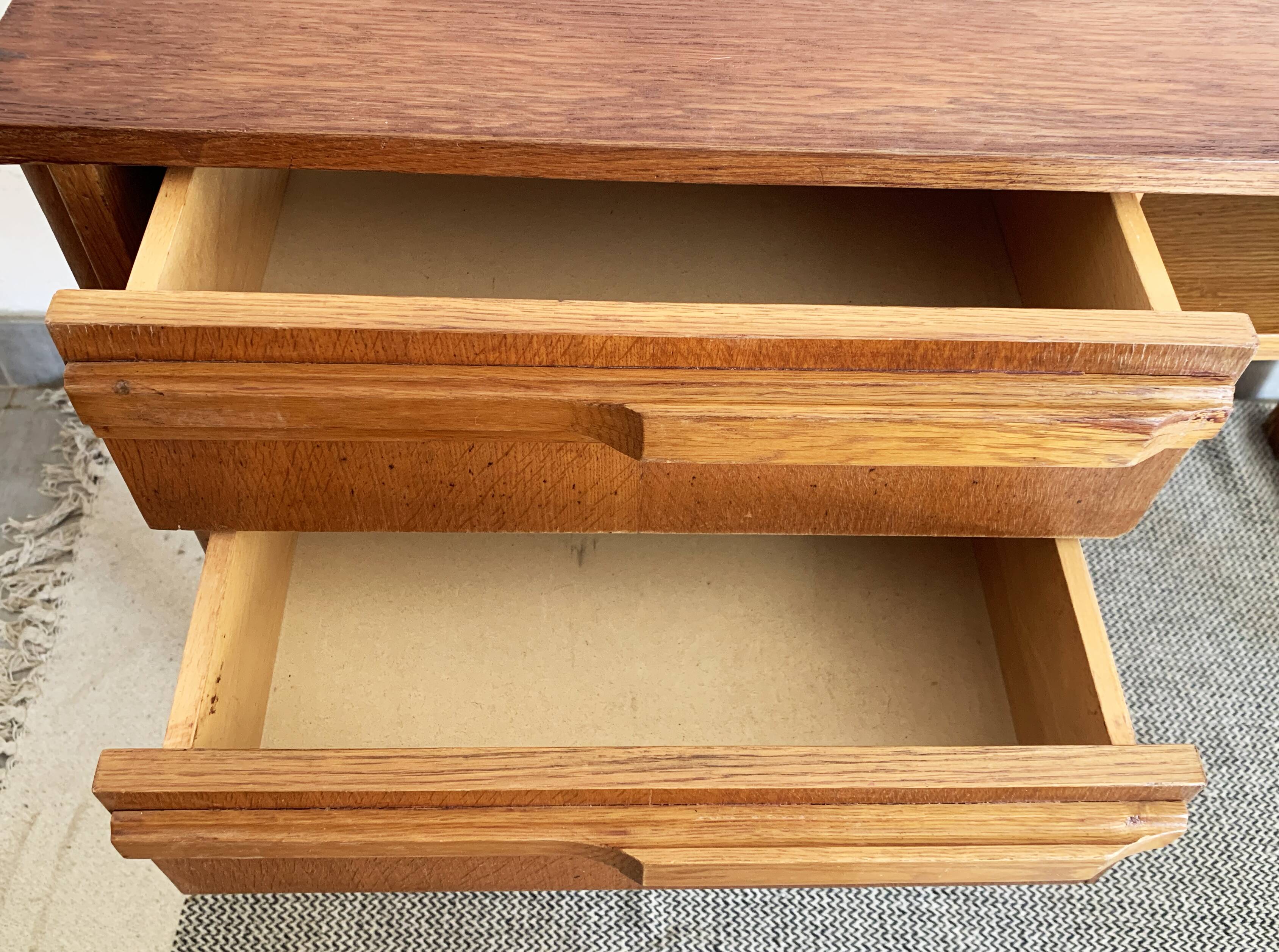 Vintage wooden office of the 50s feet 'traineau'