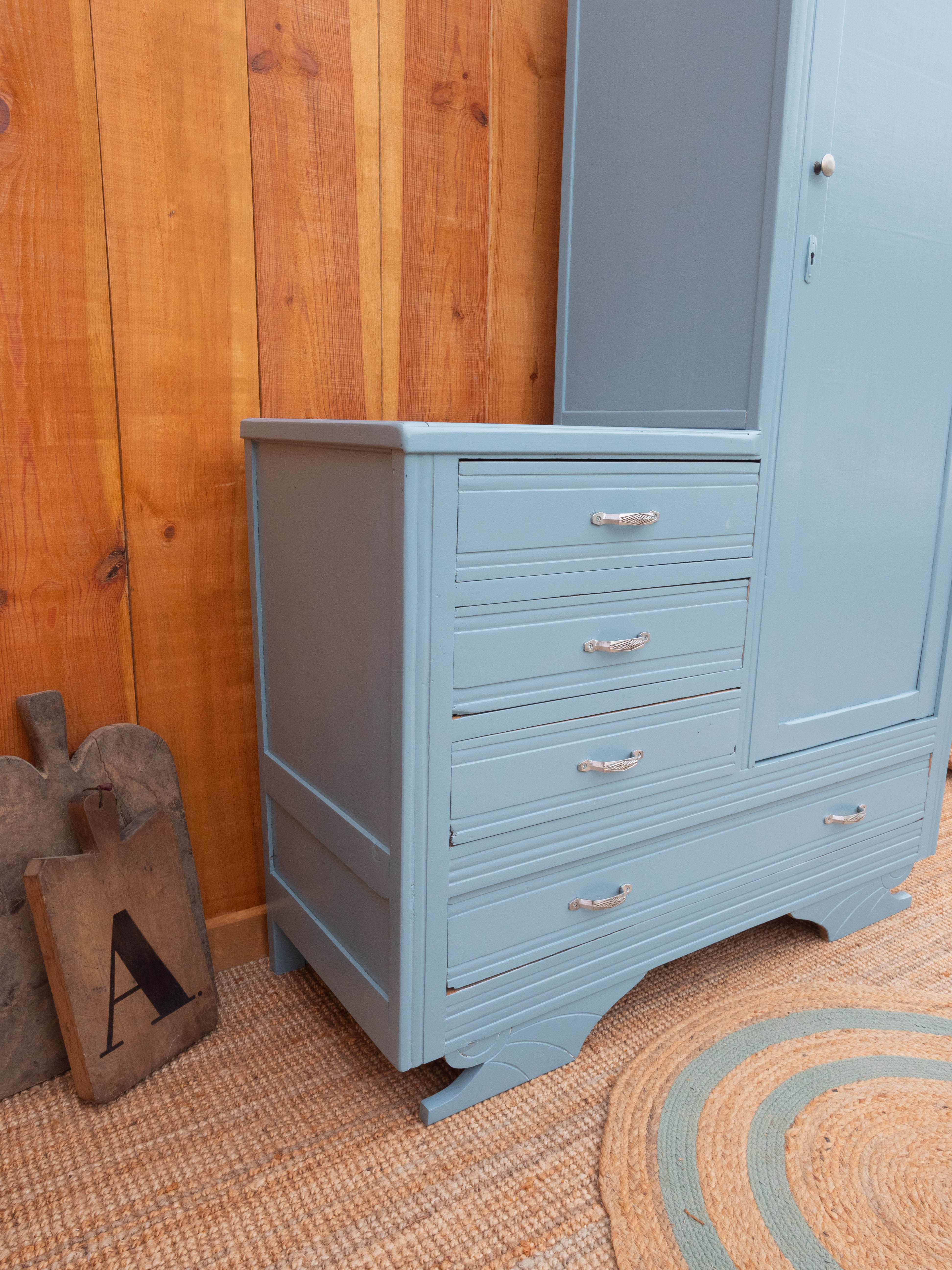 Armoire asymétrique