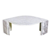 Table basse italienne en marbre de Carrare en forme de larme,  ligne Roset