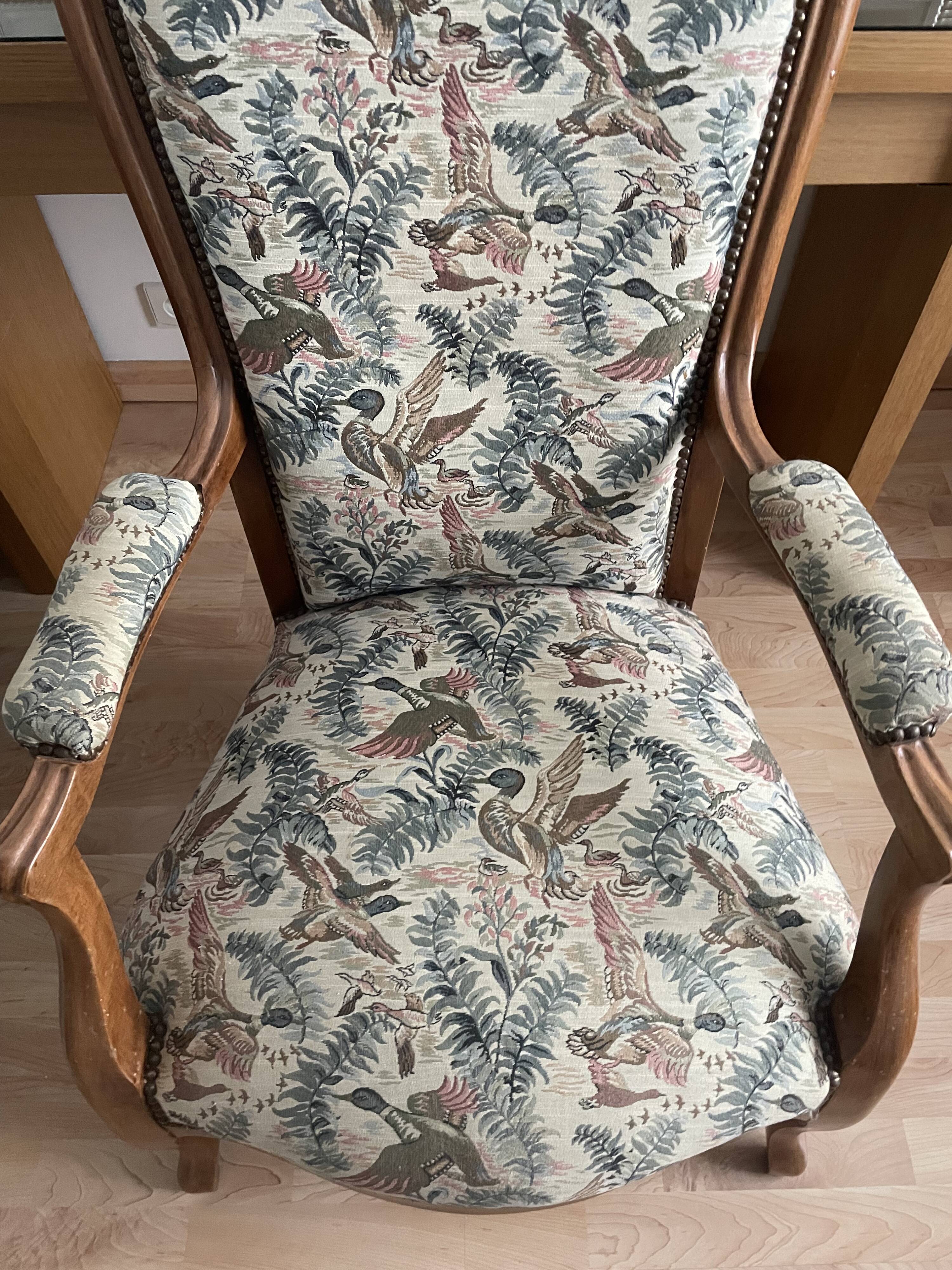 Louis Philippe armchair with wood pigeon motifs