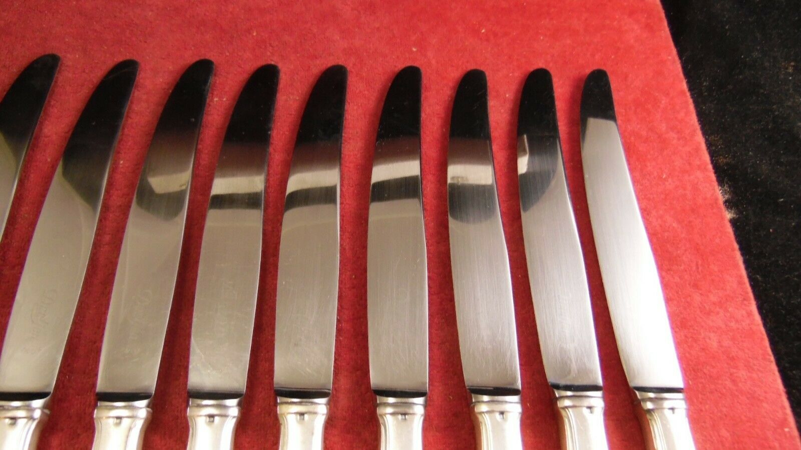 Service de 12 couteaux de table orfèvre Deetjen en écrin