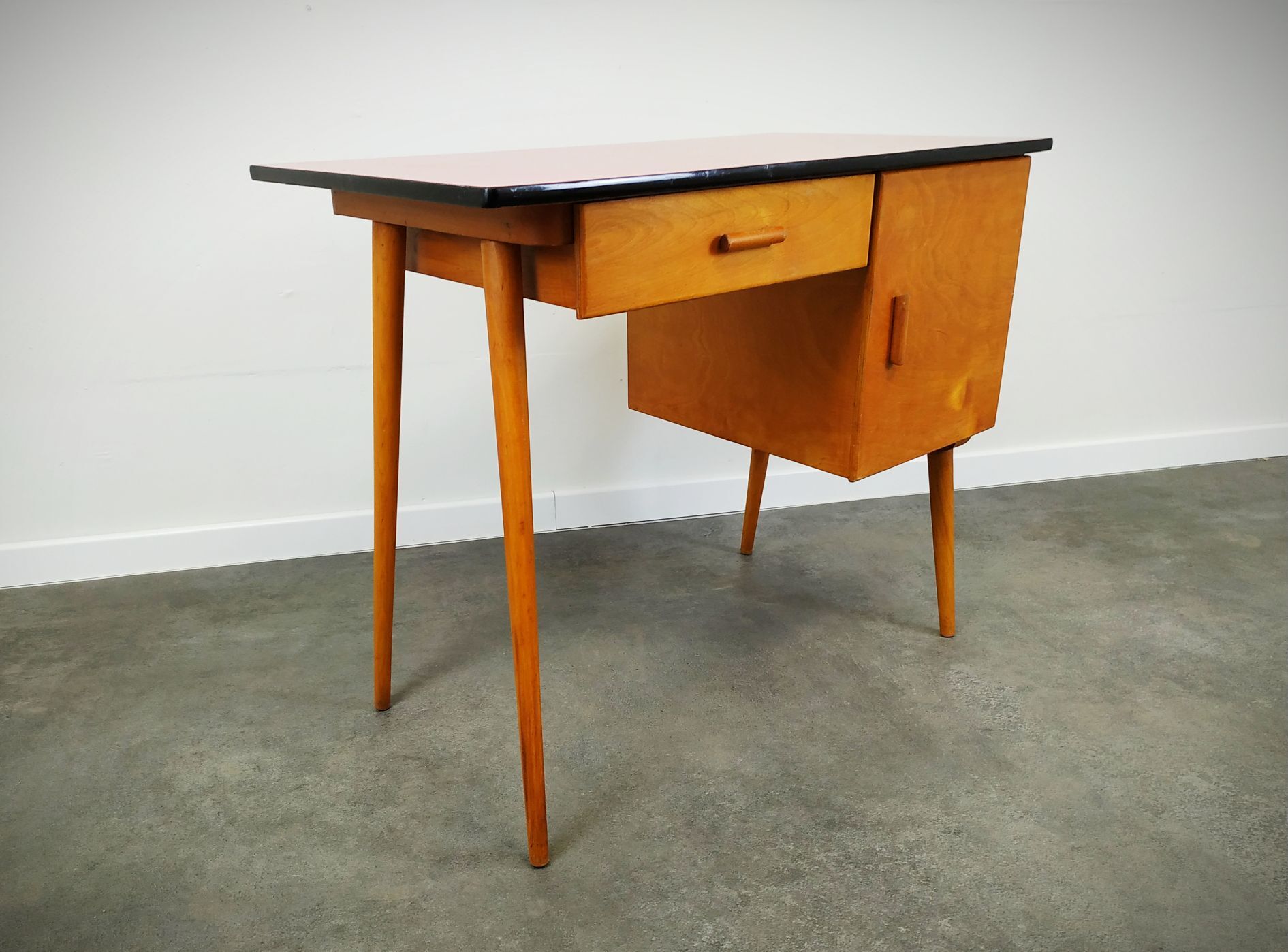 Bureau bois et formica 60's