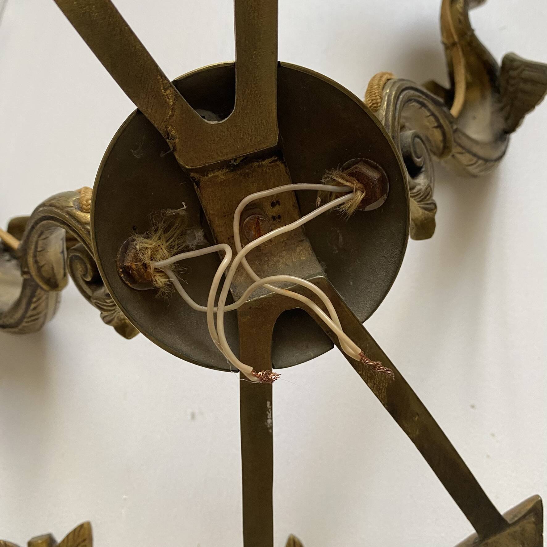 Double fire wall sconces in Empire style
