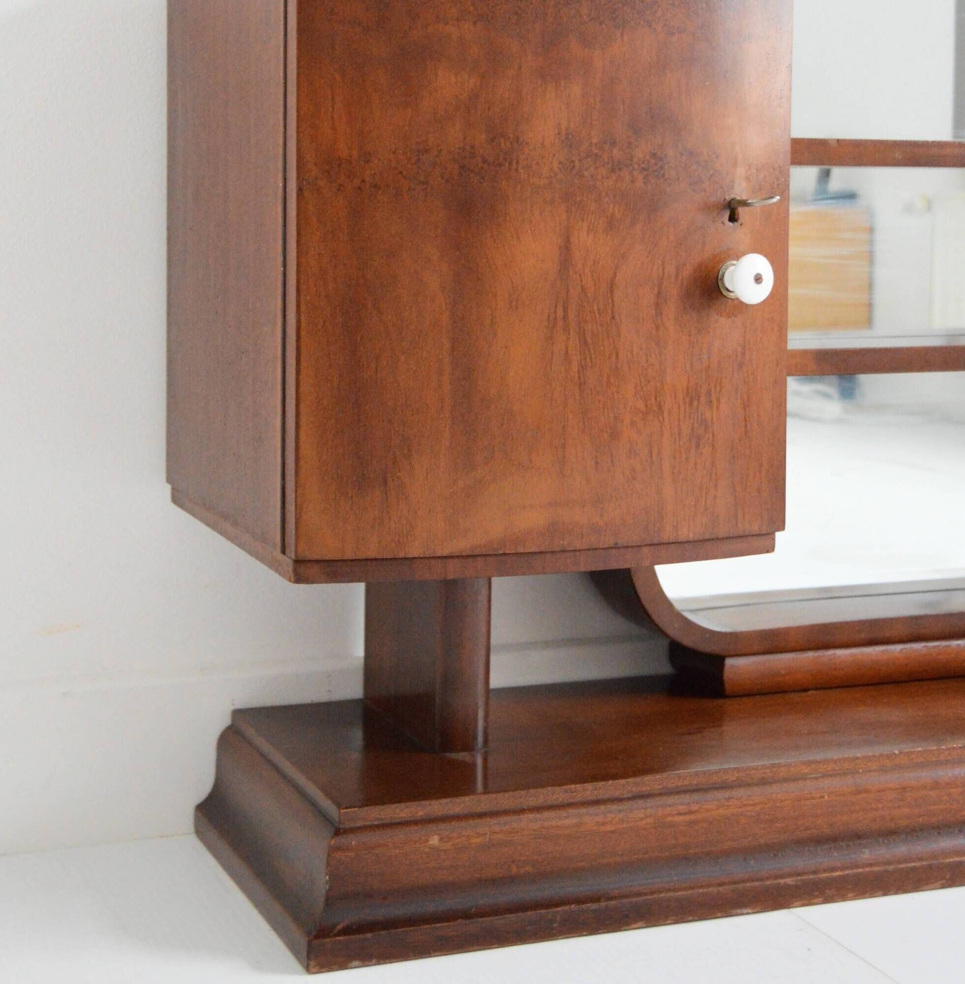 Hairdresser, Art Deco entrance furniture 1930