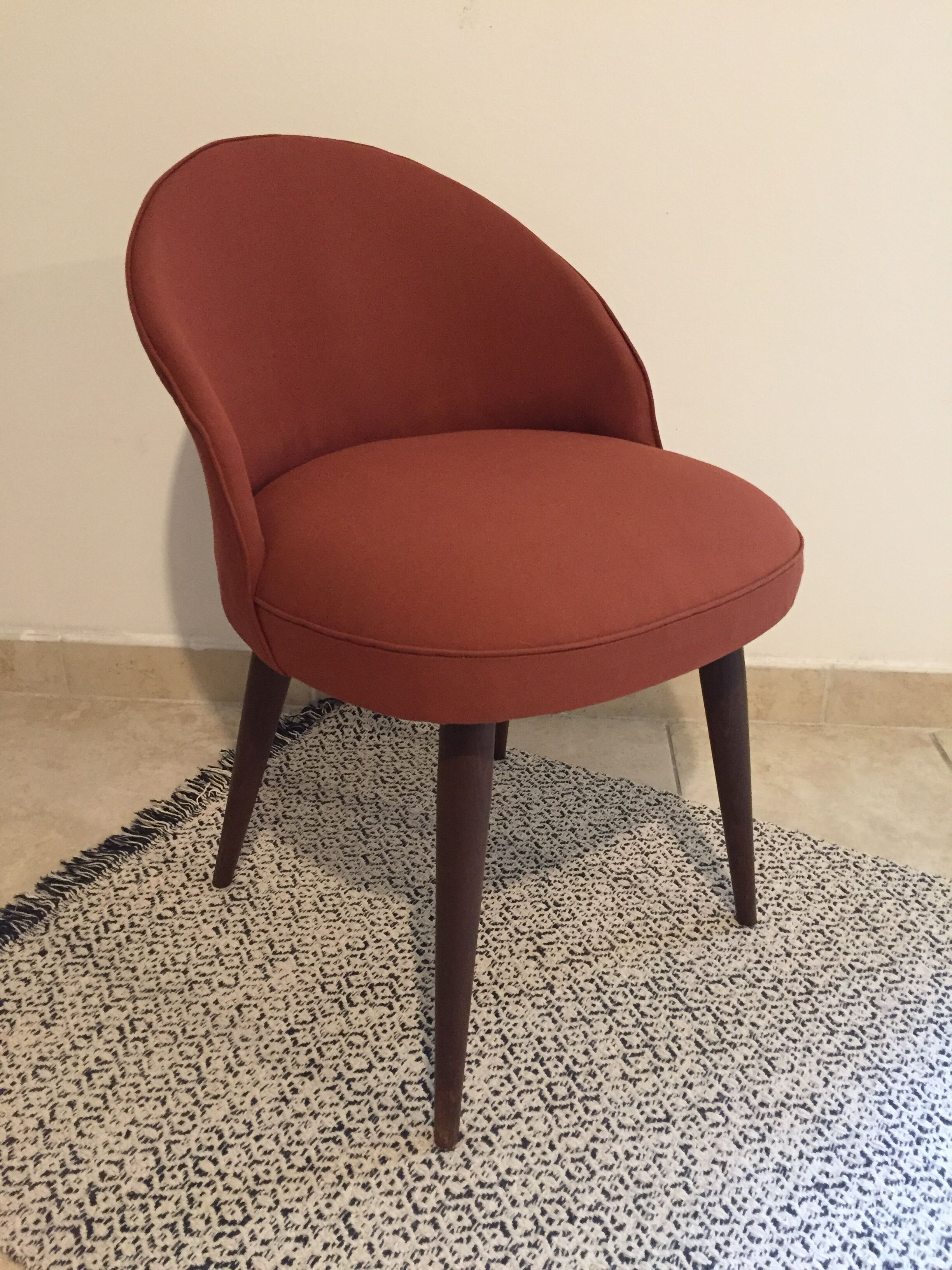 Small chair or dressing table