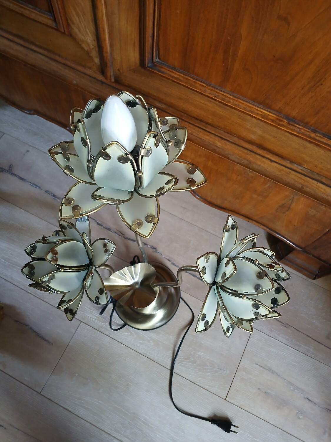 Antique Lotus Flower Lamp