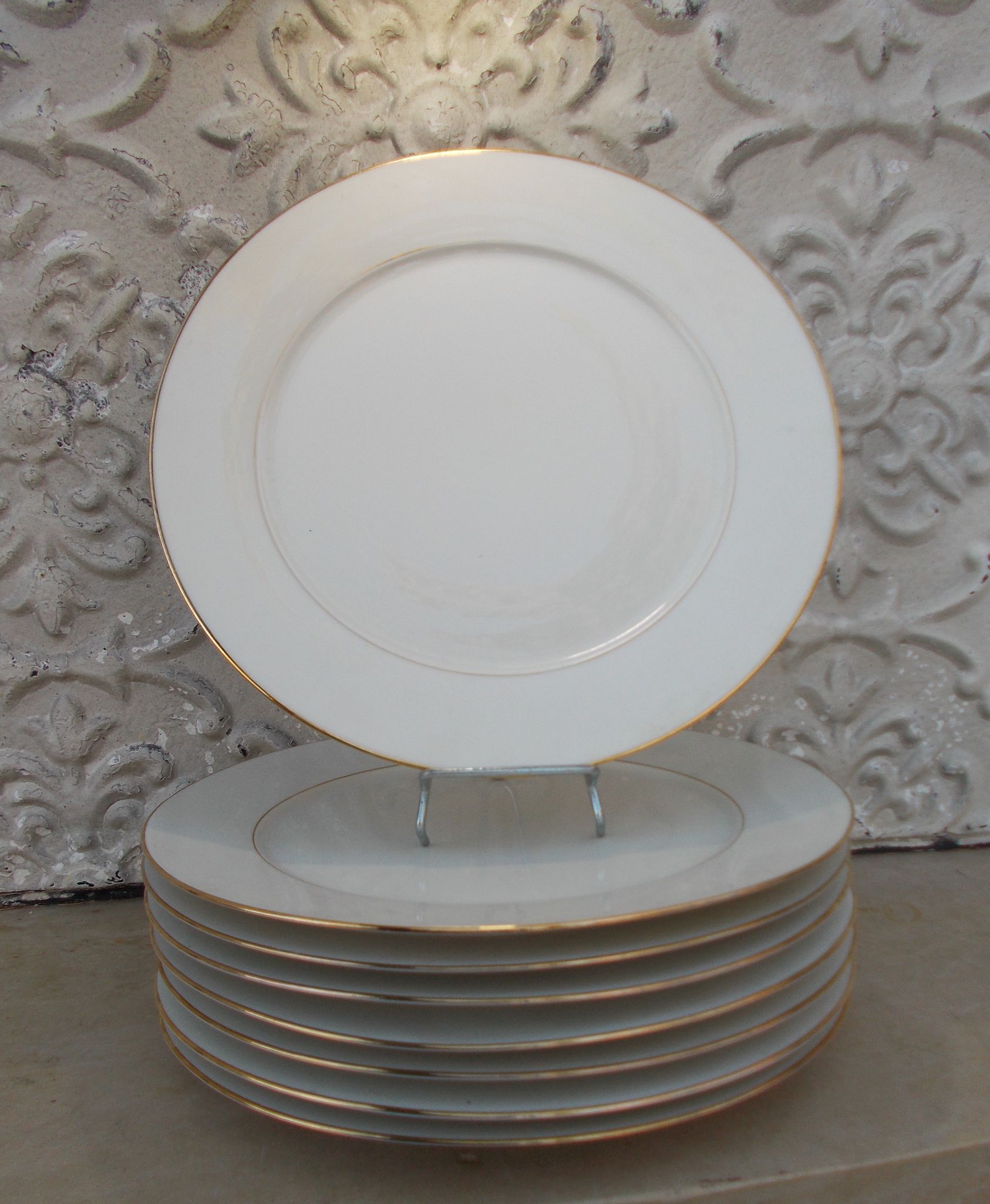 8 presentation plates or serving dishes Limoges porcelain