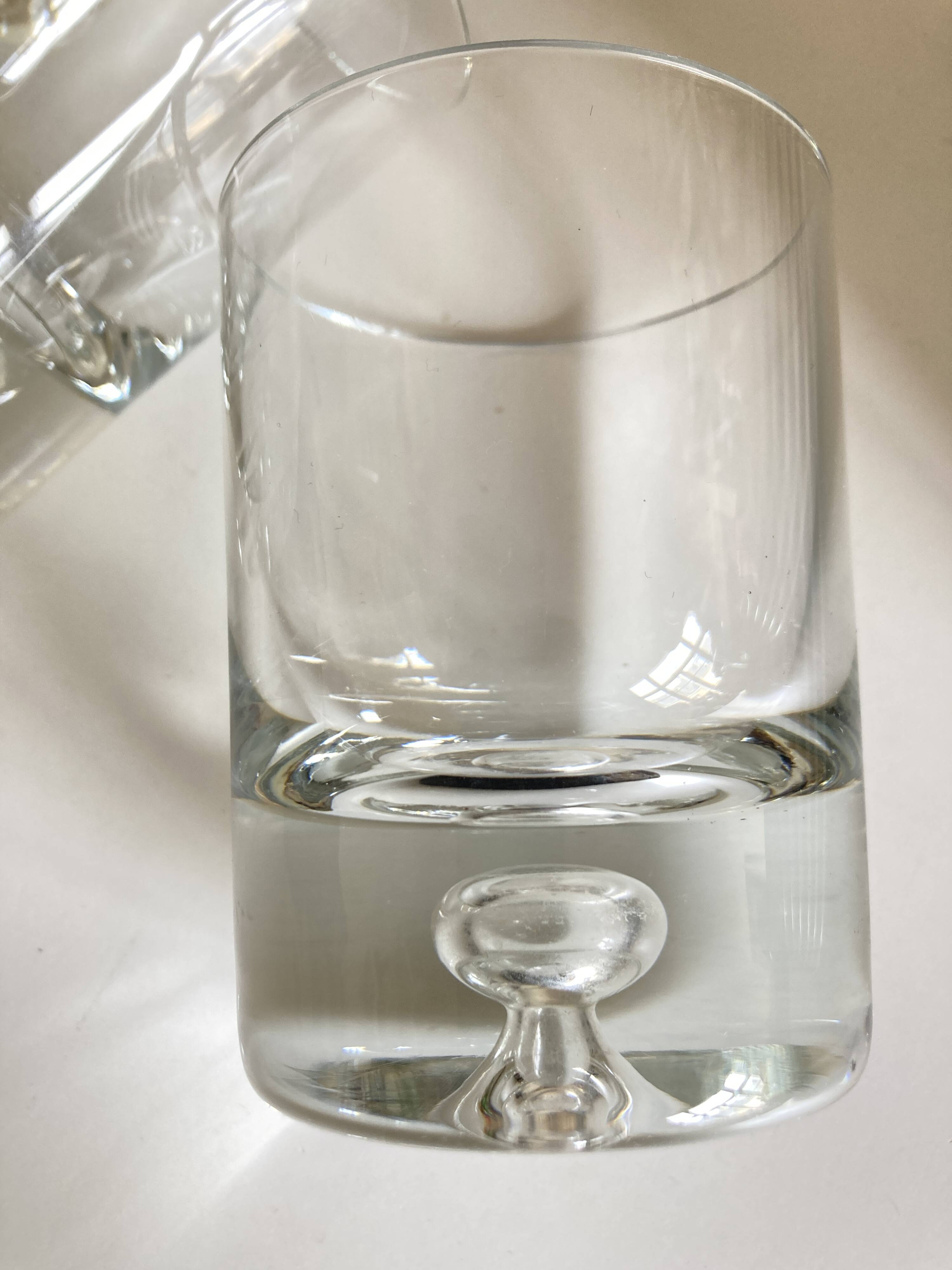Set of 4 bubble tumblers in very cold half crystal.