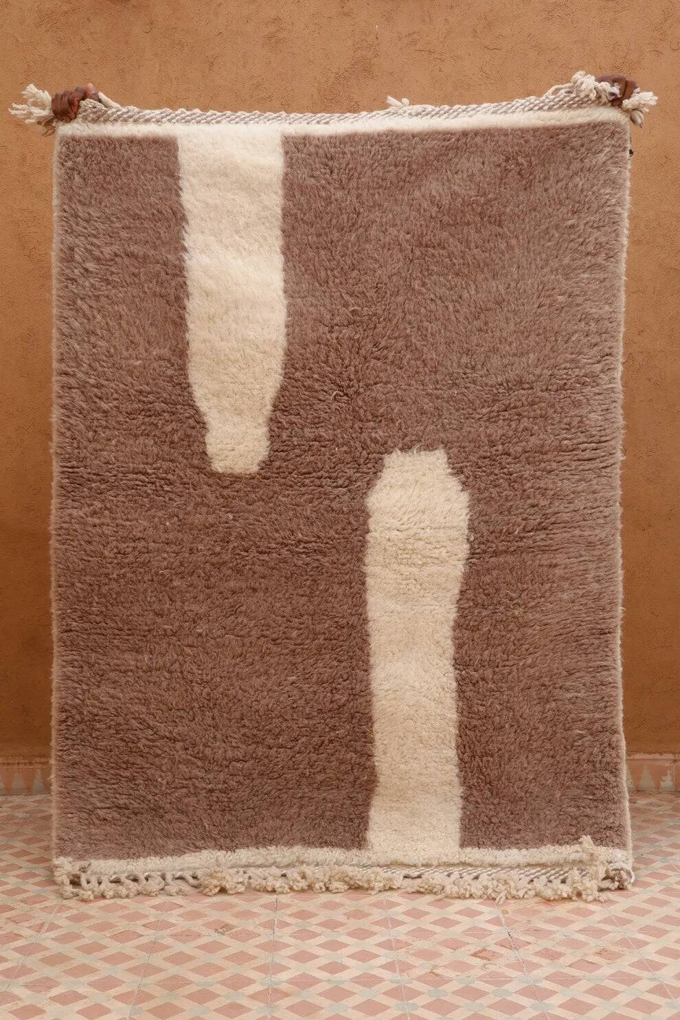 Traditional hand-woven Berber rug size 150 x 250 cm