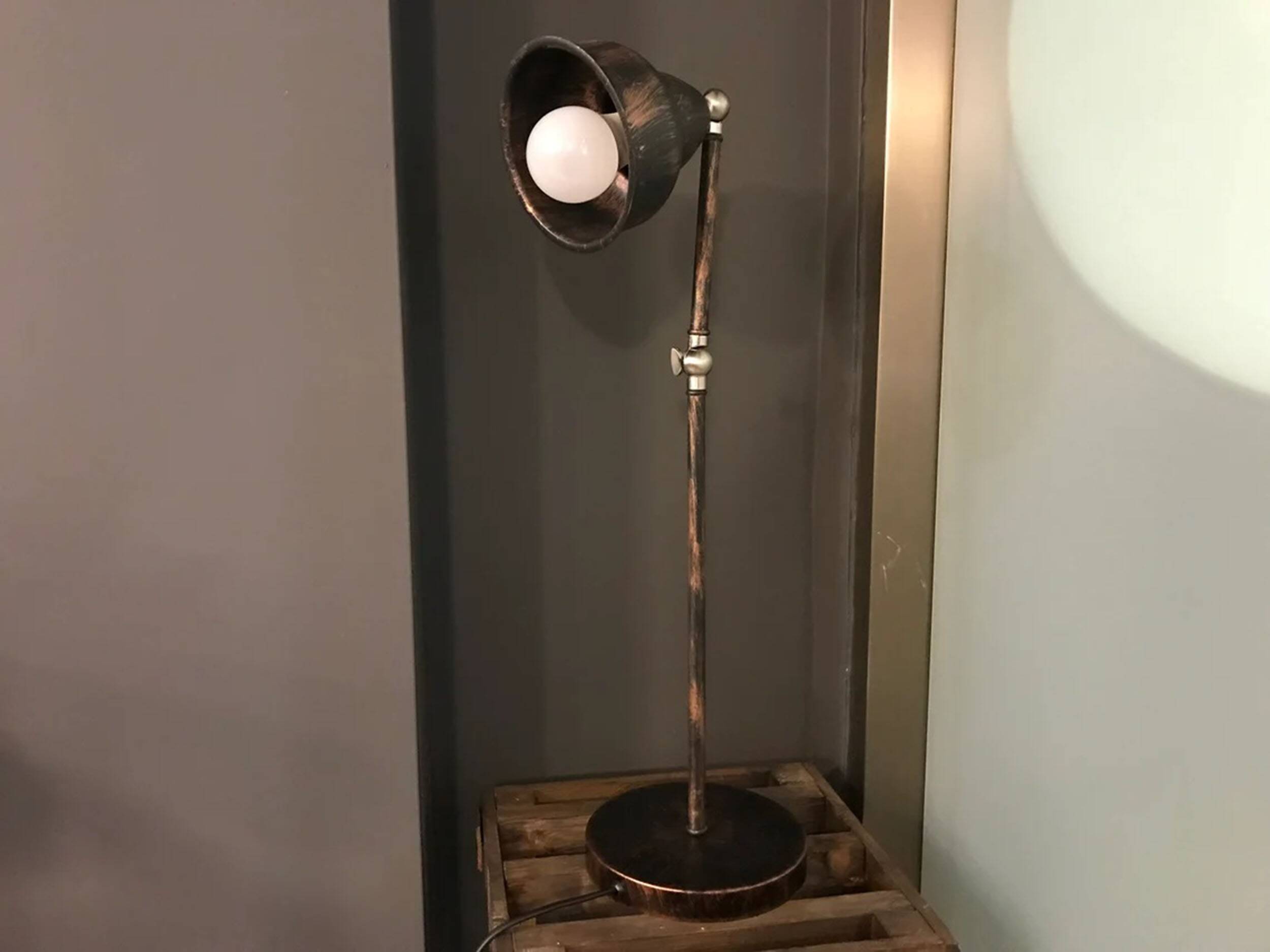 Adjustable Metal Desk Lamp with Balance Arm