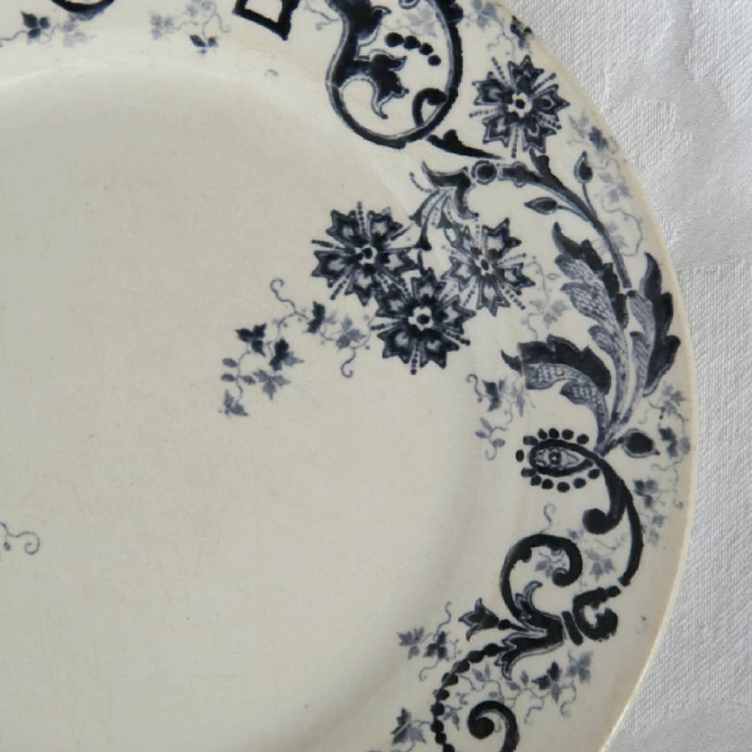 Lot of 2 flat plates vermont iron earth and Blanchet