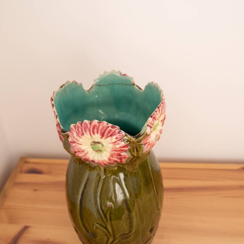 Belgian wild rose slip vase 178
