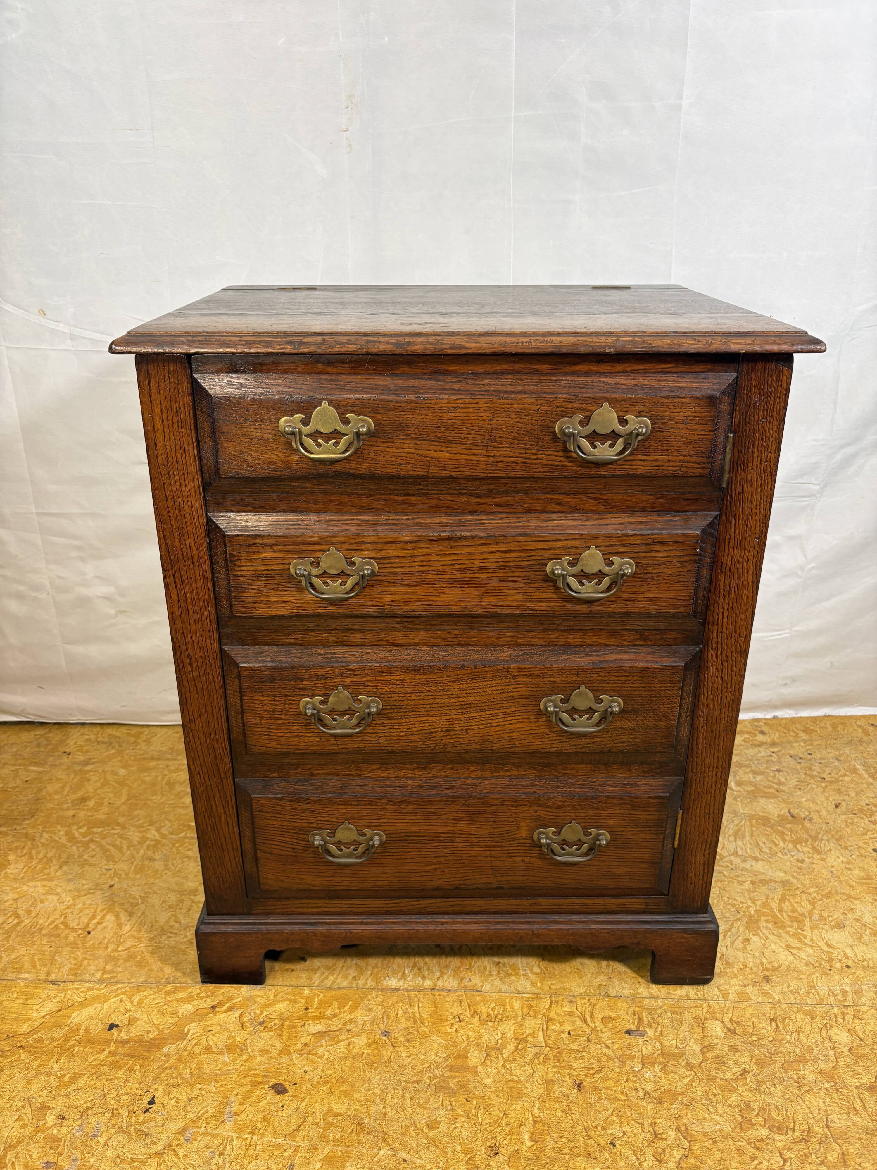 Cabinet à disques vers 1970