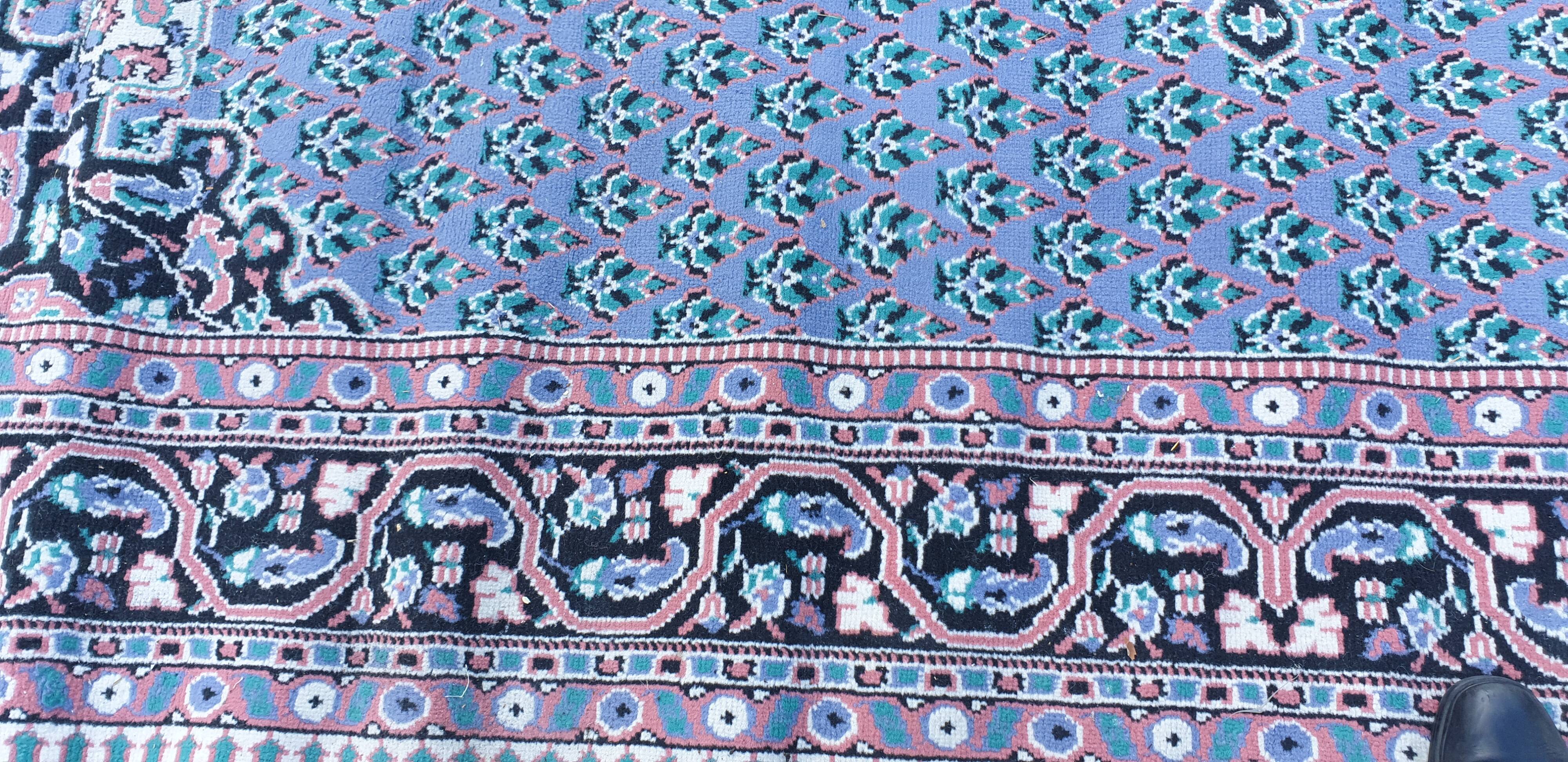 Royal blue Isfahan oriental carpet :230×320cm