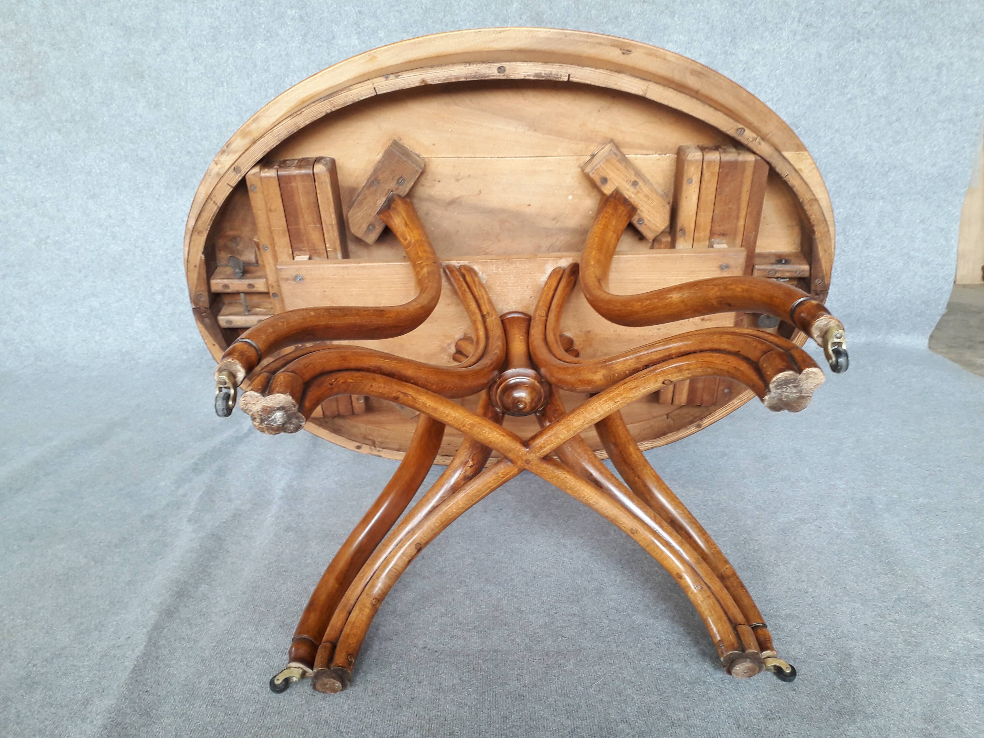 Extending table with vintage bentwood base from the end of the 19th century