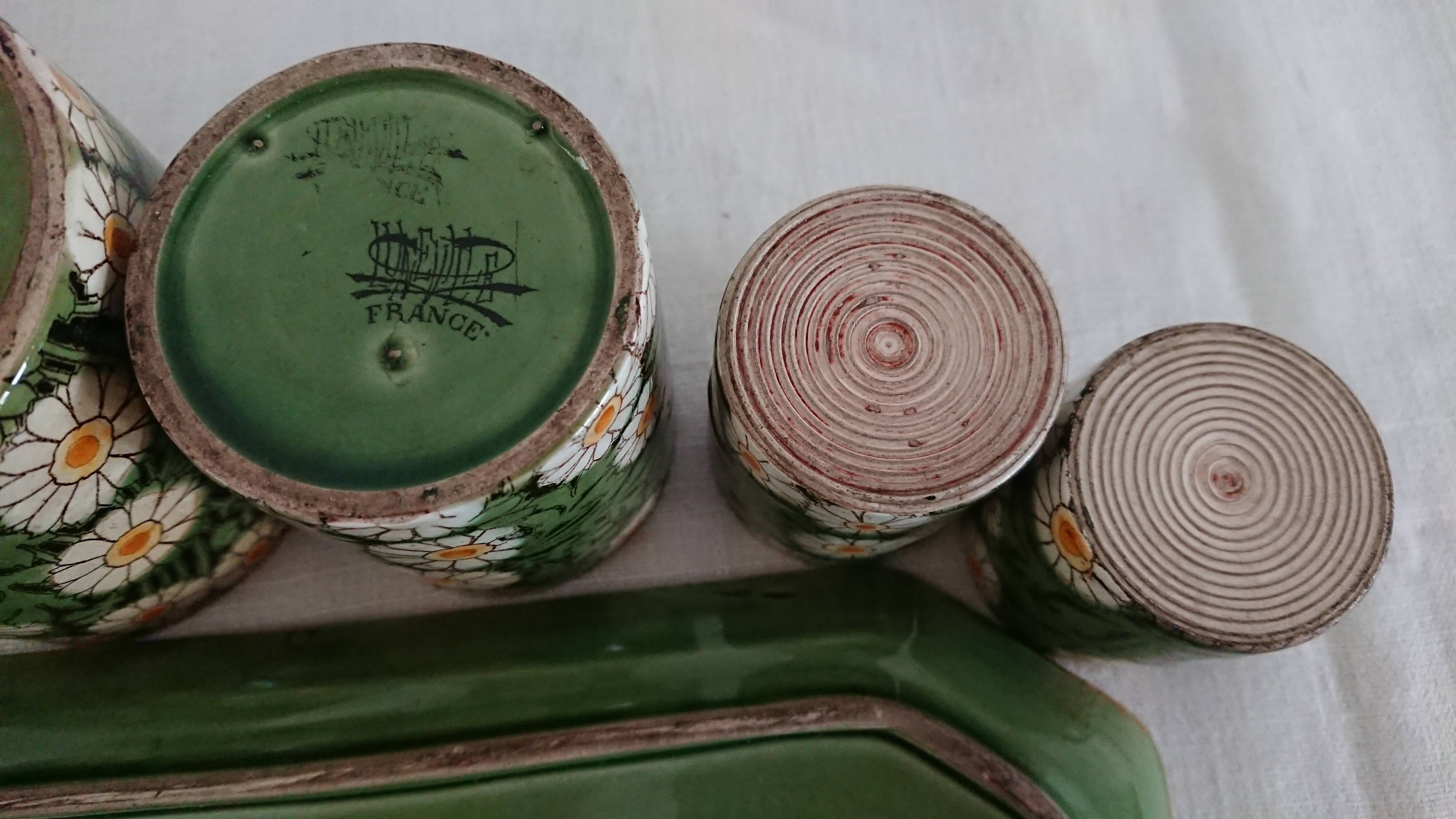 6-piece smoking service of enamelled earthenware