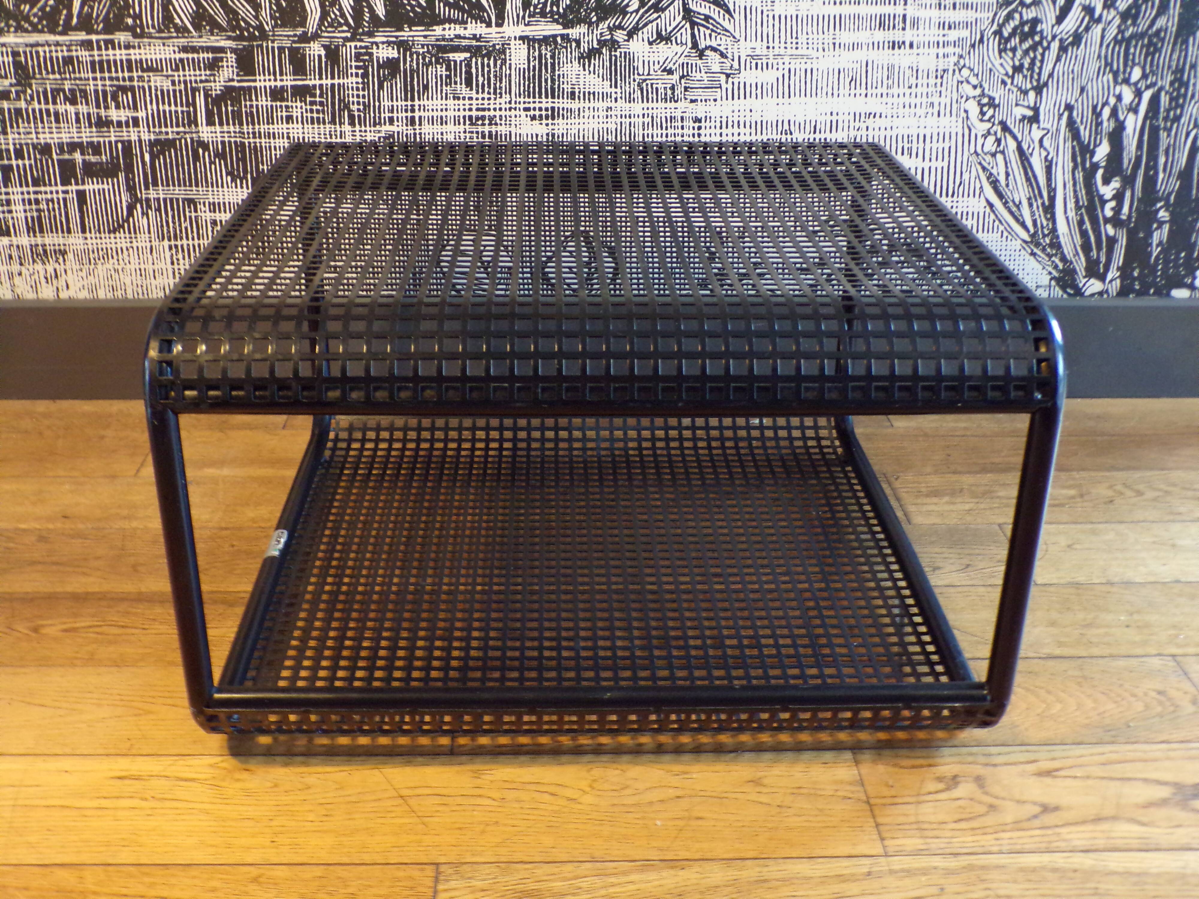 Table basse Talin Vincenza en tôle perforée 1970