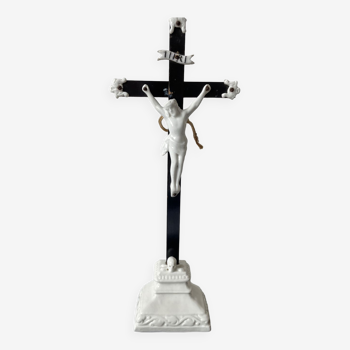 Crucifix Napoléon 3 porcelaine et bois