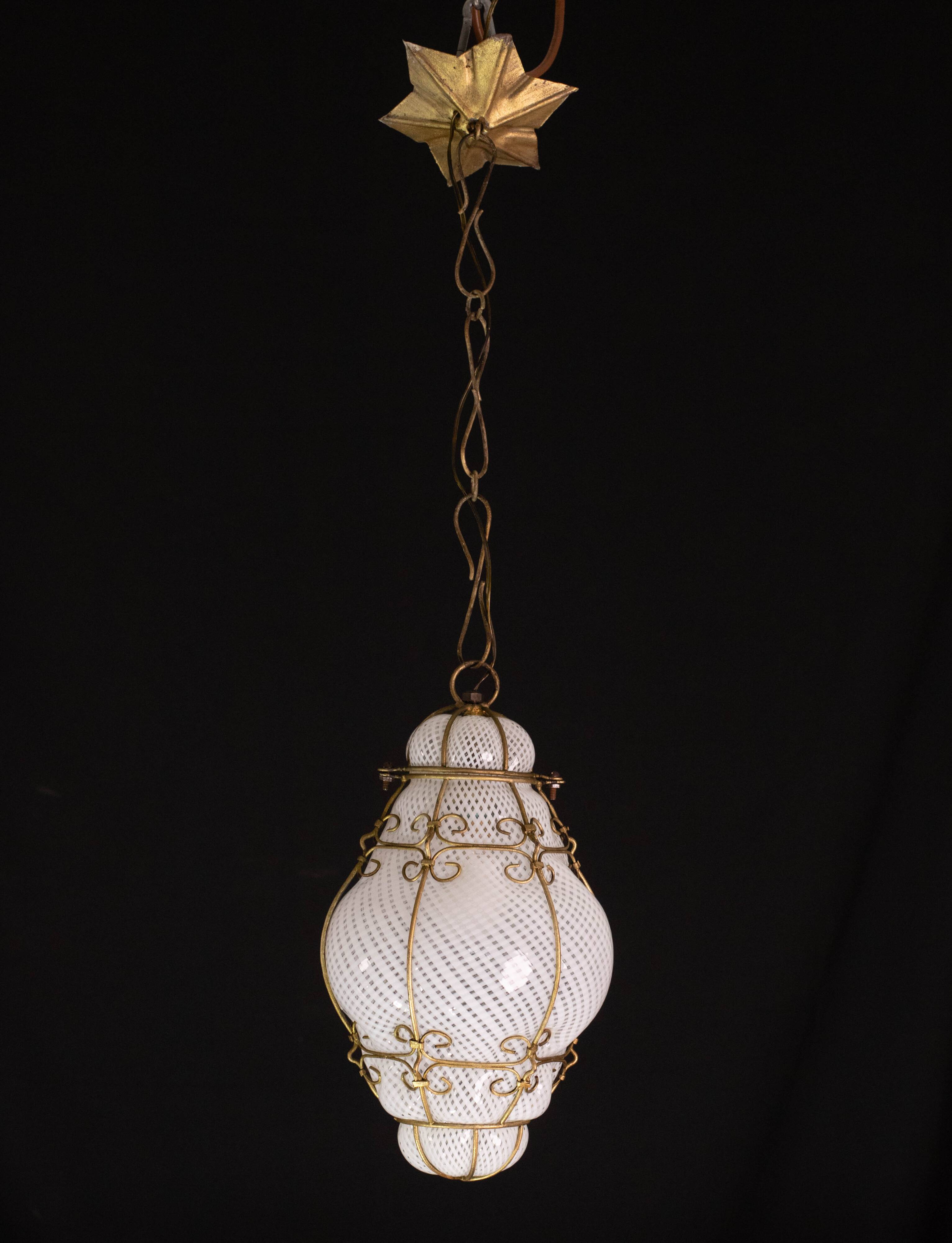 Extraordinary Venetian Lantern in Murano Reticello Glass, 1940s