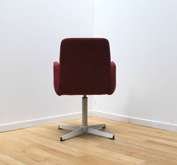 Suite de 8 fauteuils de bureau