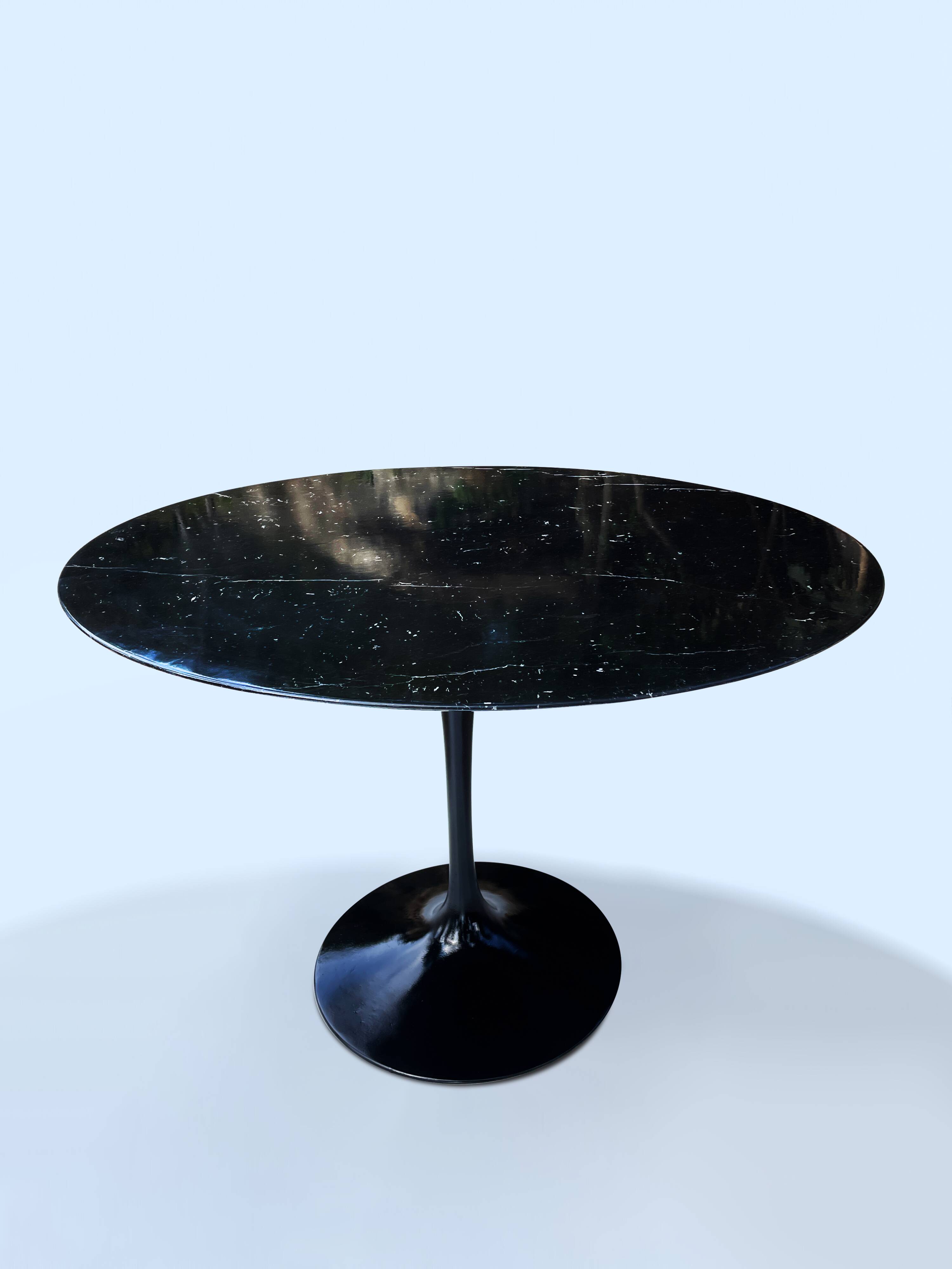 Knoll table ø 107 cm - EERO SAARINEN
