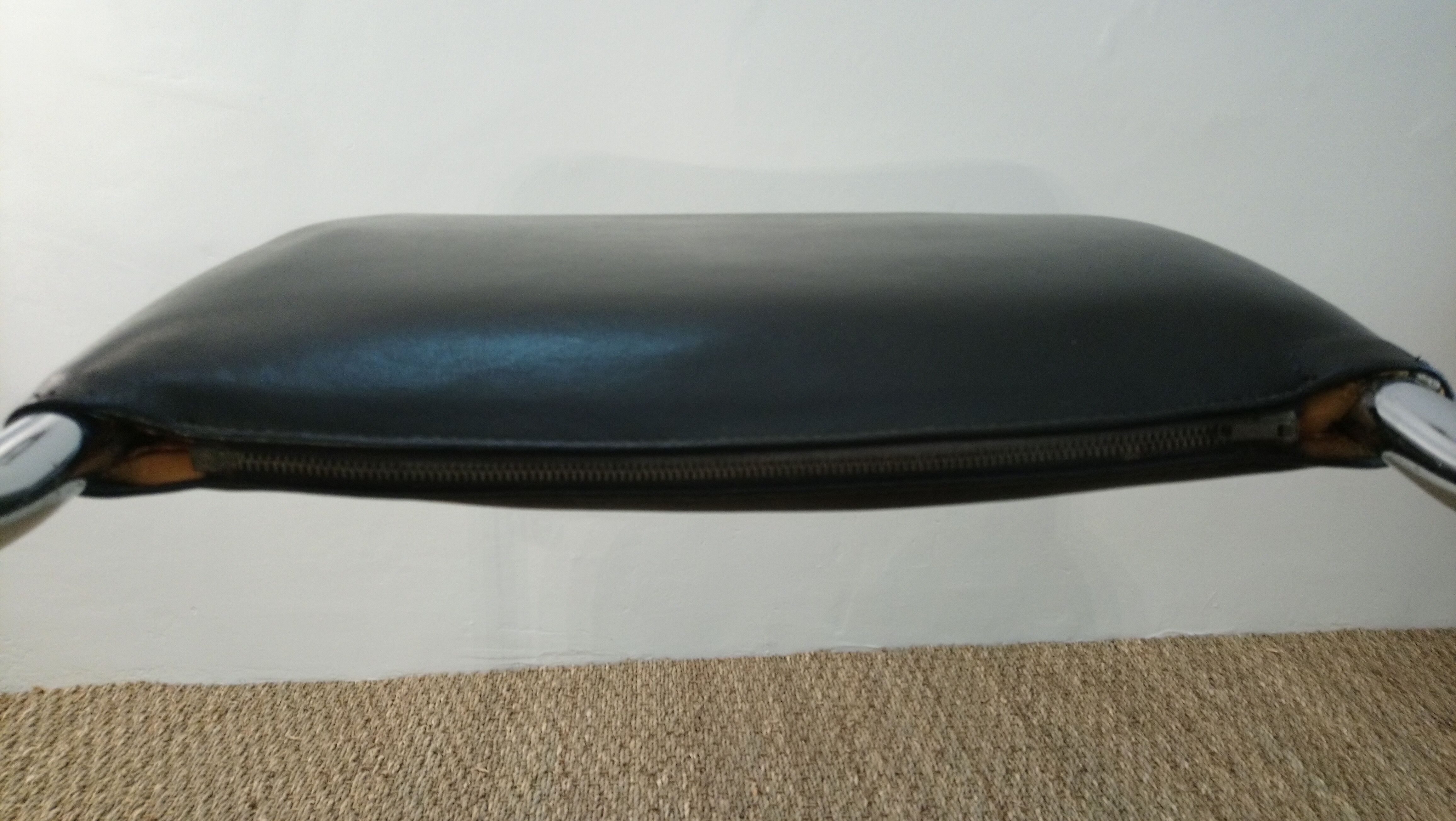 Set of 4 chairs black vintage chrome and leatherette